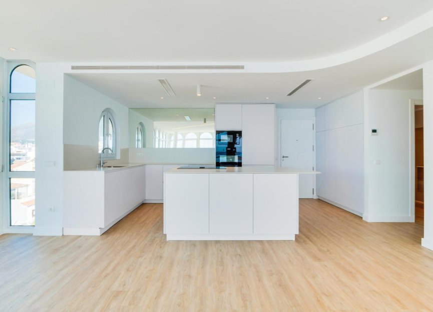 Resale - Apartment - Penthouse - Estepona - Estepona Centro