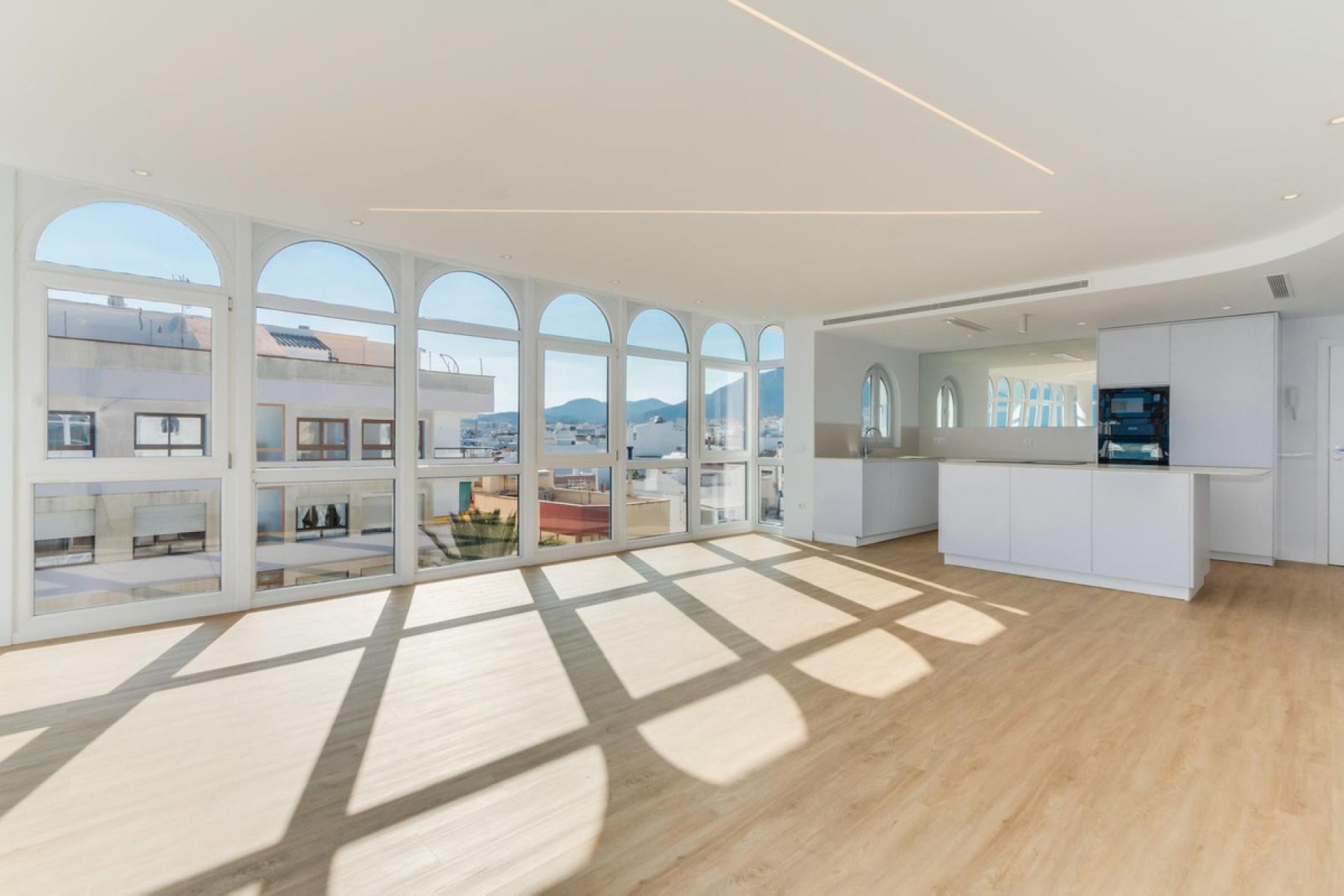 Resale - Apartment - Penthouse - Estepona - Estepona Centro