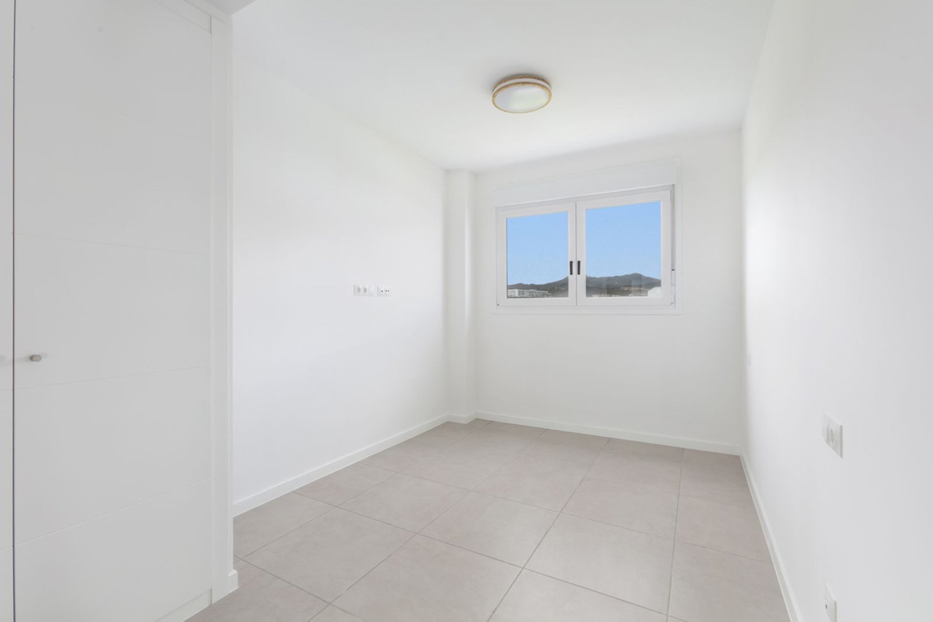 Resale - Apartment - Penthouse - Estepona - Estepona Centro