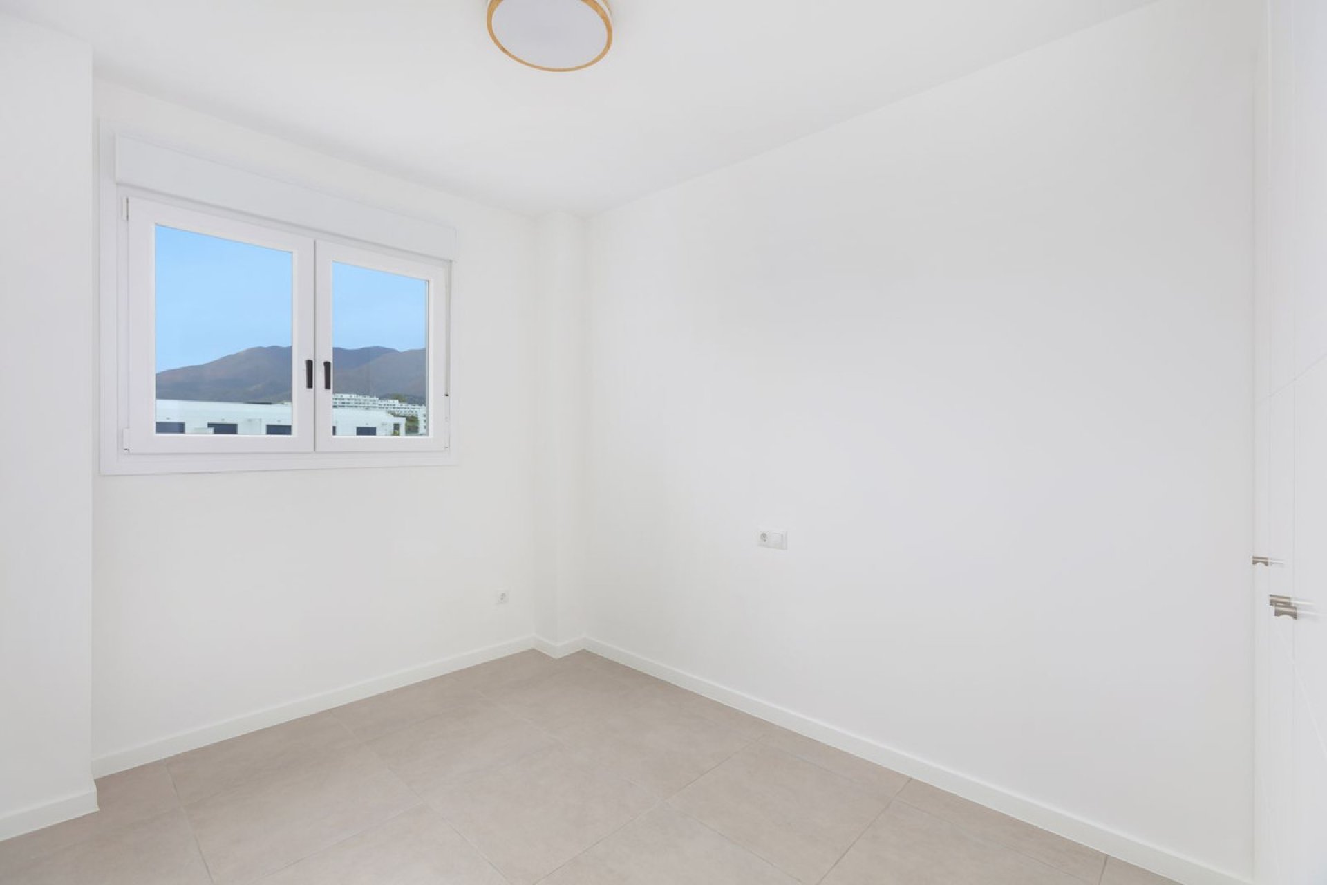 Resale - Apartment - Penthouse - Estepona - Estepona Centro