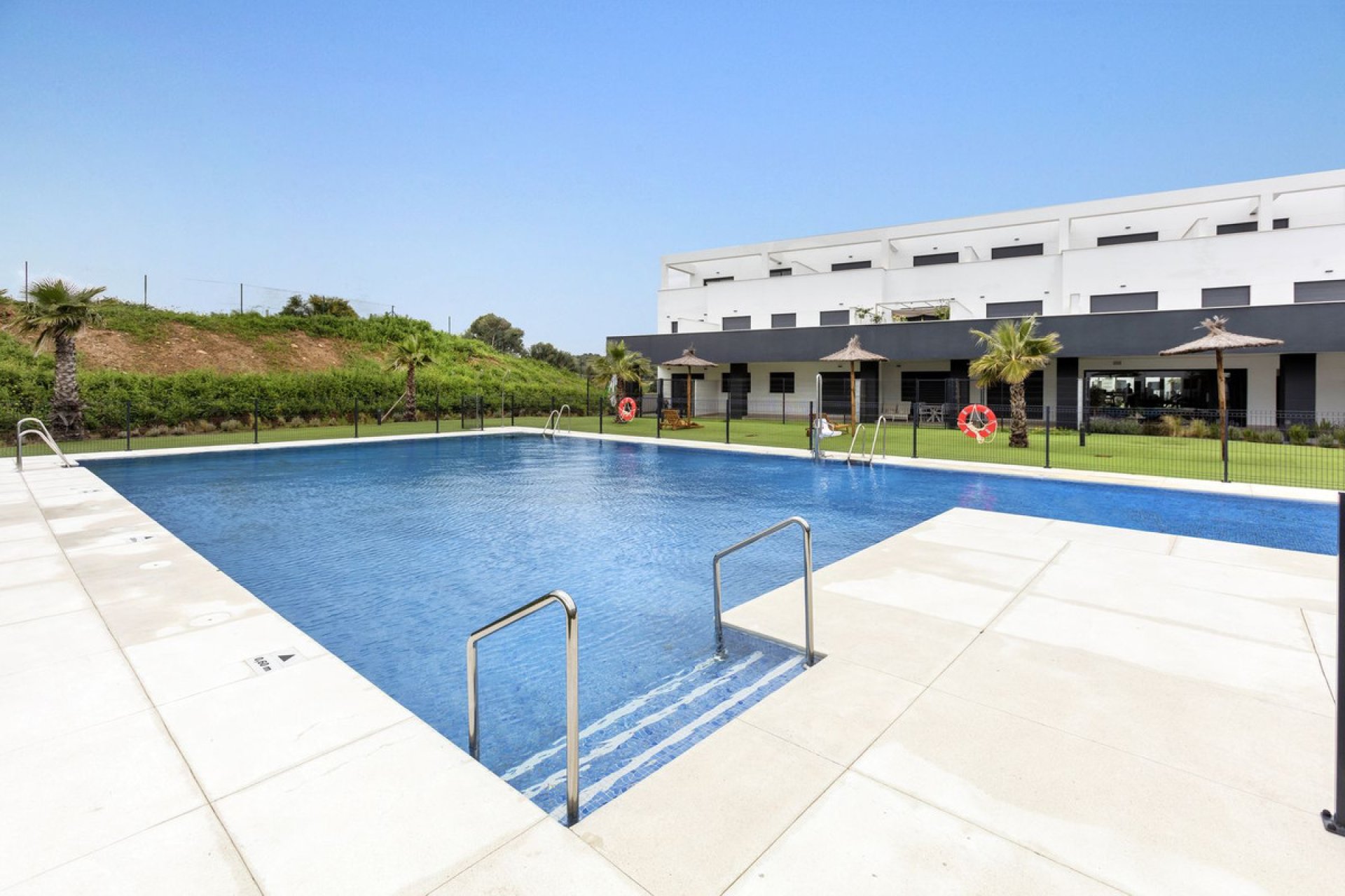 Resale - Apartment - Penthouse - Estepona - Estepona Centro