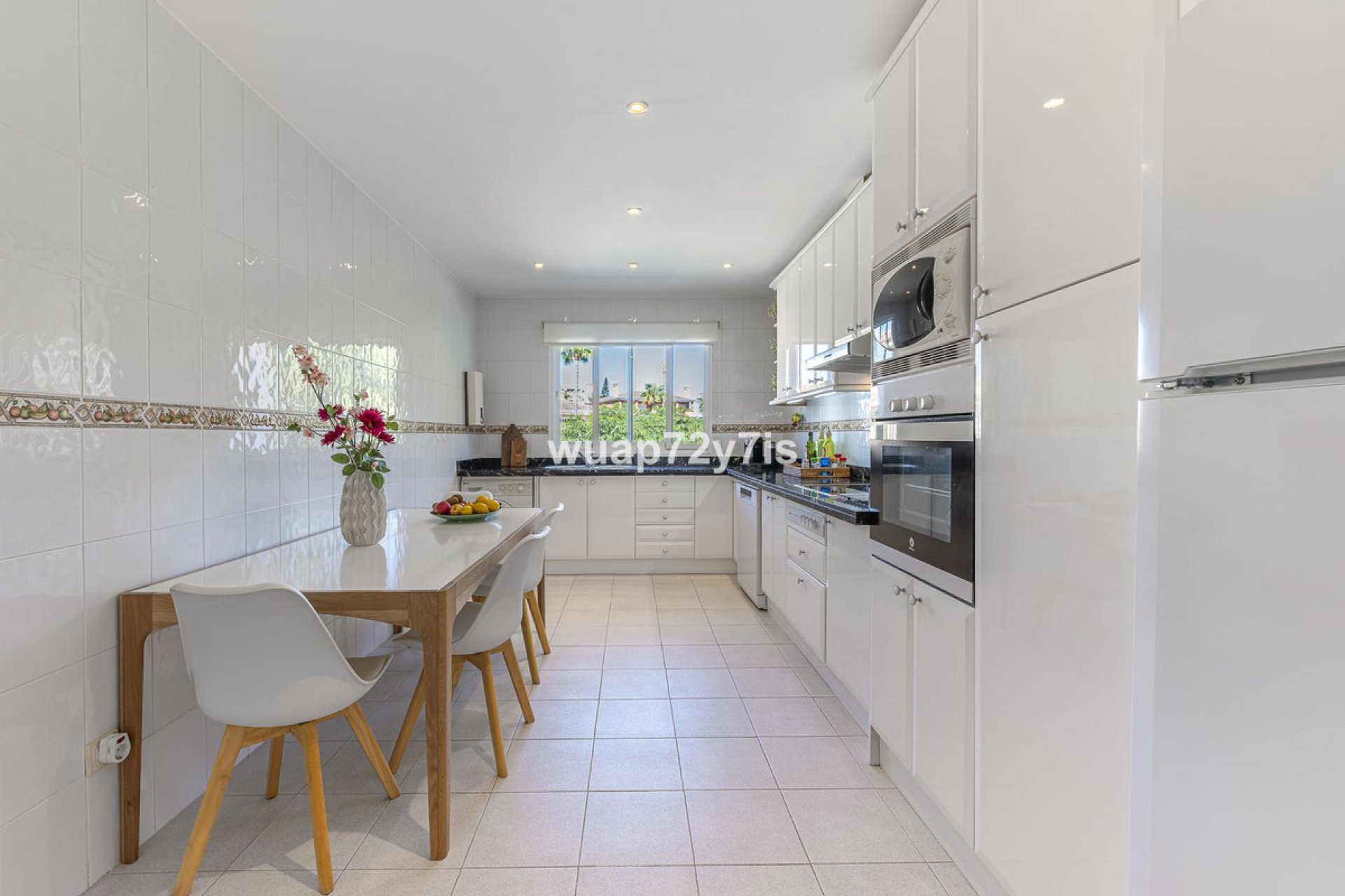 Resale - Apartment - Penthouse - Estepona - Estepona Centro