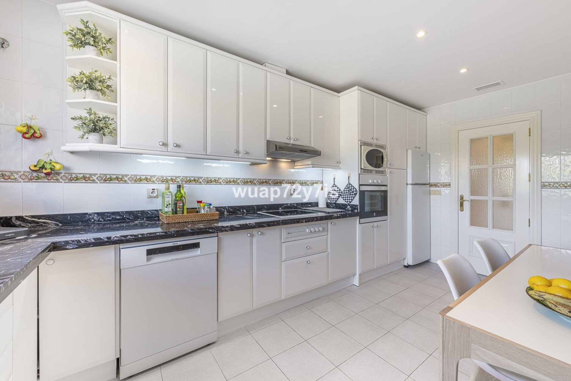 Resale - Apartment - Penthouse - Estepona - Estepona Centro