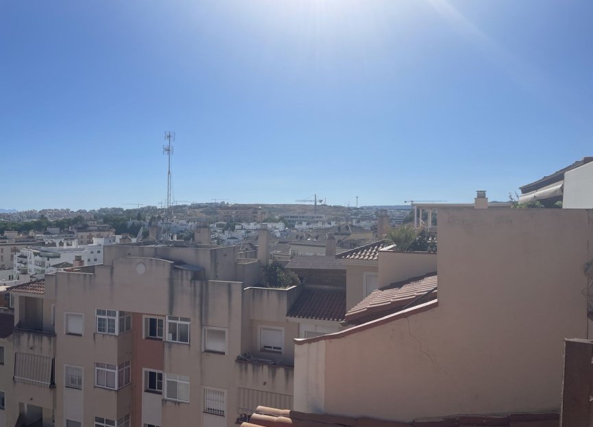 Resale - Apartment - Penthouse - Estepona - Estepona Centro