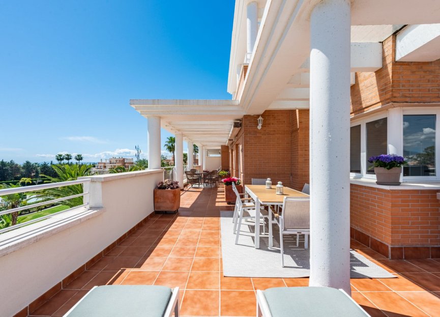 Resale - Apartment - Penthouse - Estepona - Estepona Centro