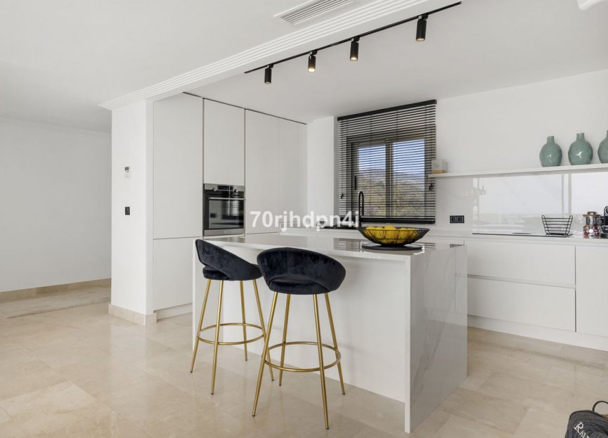 Resale - Apartment - Penthouse - Estepona - Estepona Centro