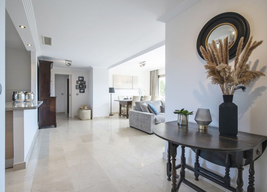 Resale - Apartment - Penthouse - Estepona - Estepona Centro