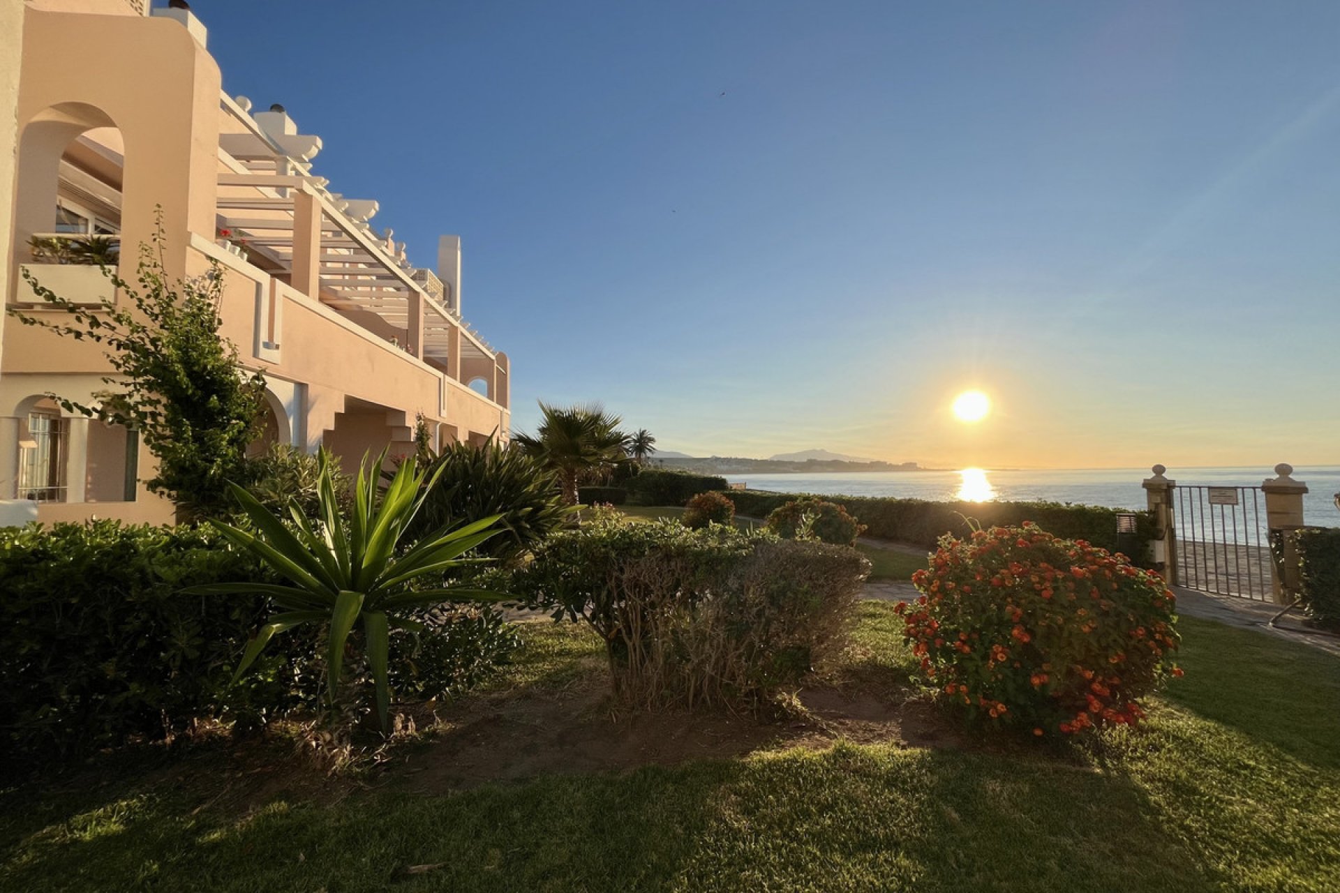 Resale - Apartment - Penthouse - Estepona - Estepona Centro