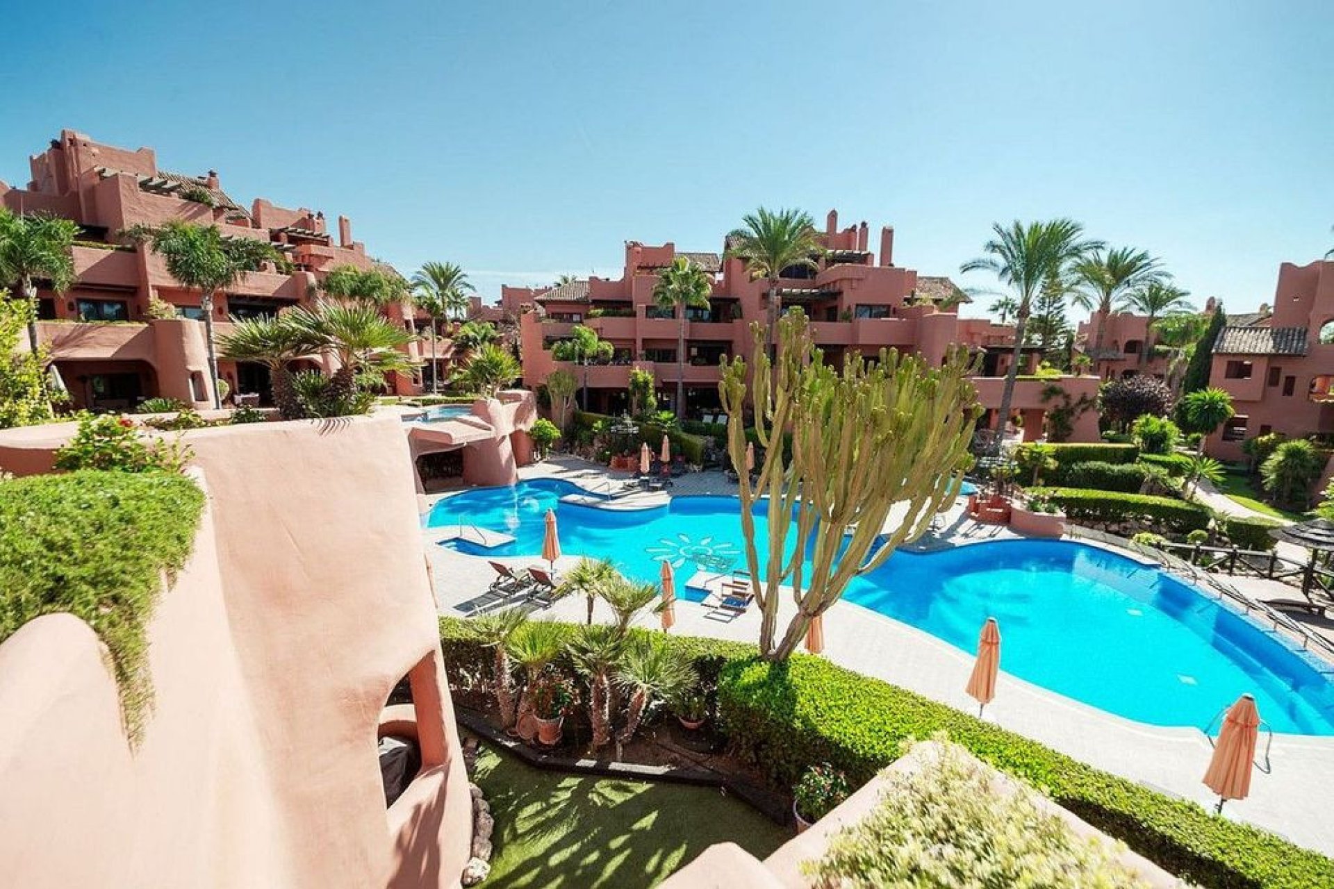 Resale - Apartment - Penthouse - Estepona - Estepona Centro