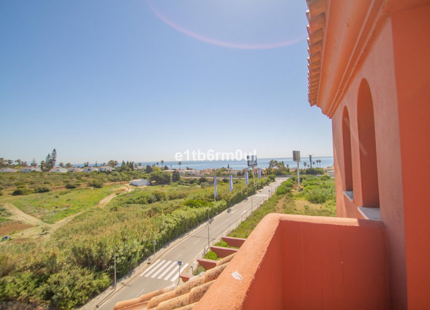 Resale - Apartment - Penthouse - Estepona - Estepona Centro