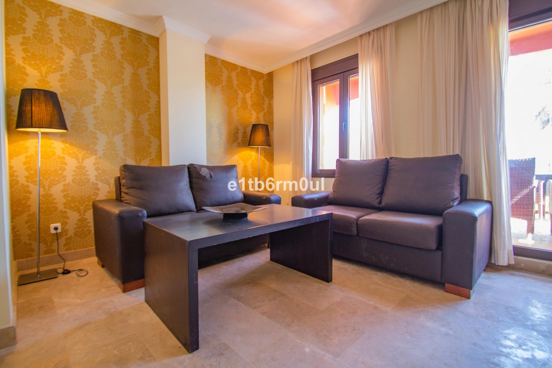 Resale - Apartment - Penthouse - Estepona - Estepona Centro