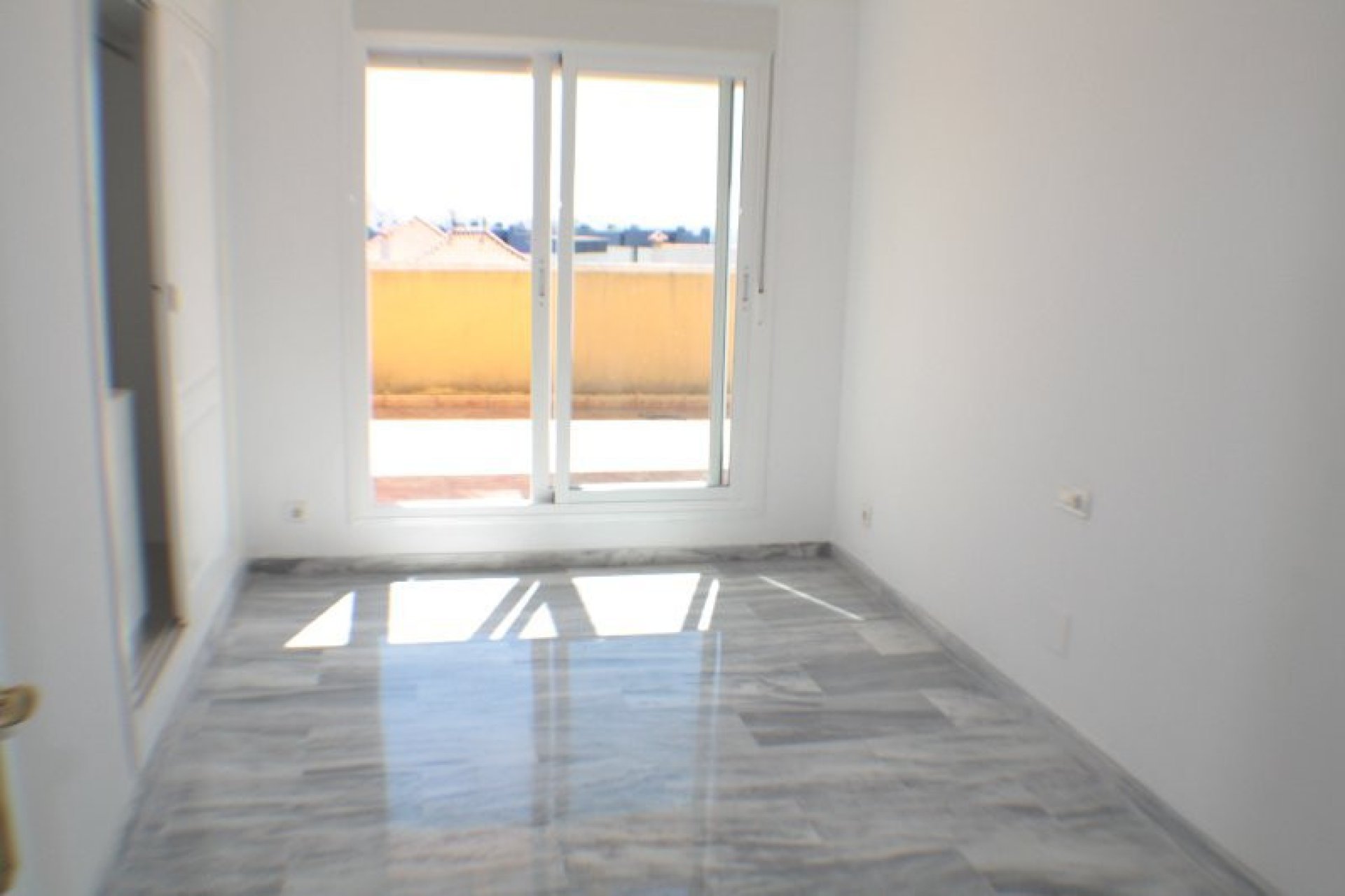 Resale - Apartment - Penthouse - Estepona - Estepona Centro