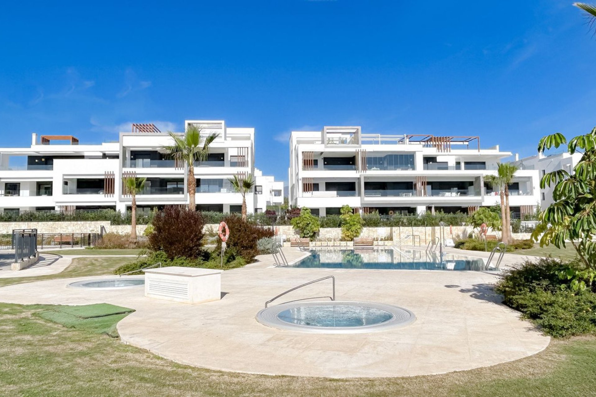 Resale - Apartment - Penthouse - Estepona - Estepona Centro