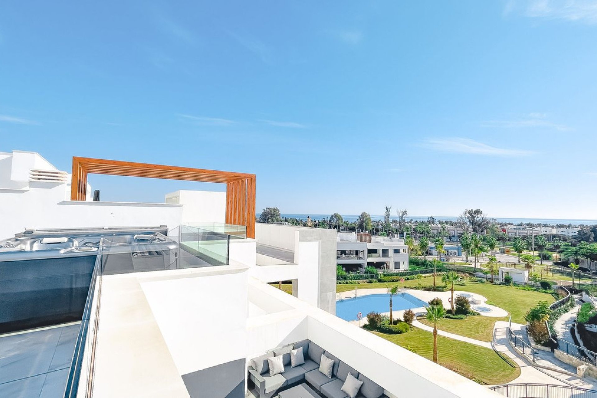 Resale - Apartment - Penthouse - Estepona - Estepona Centro