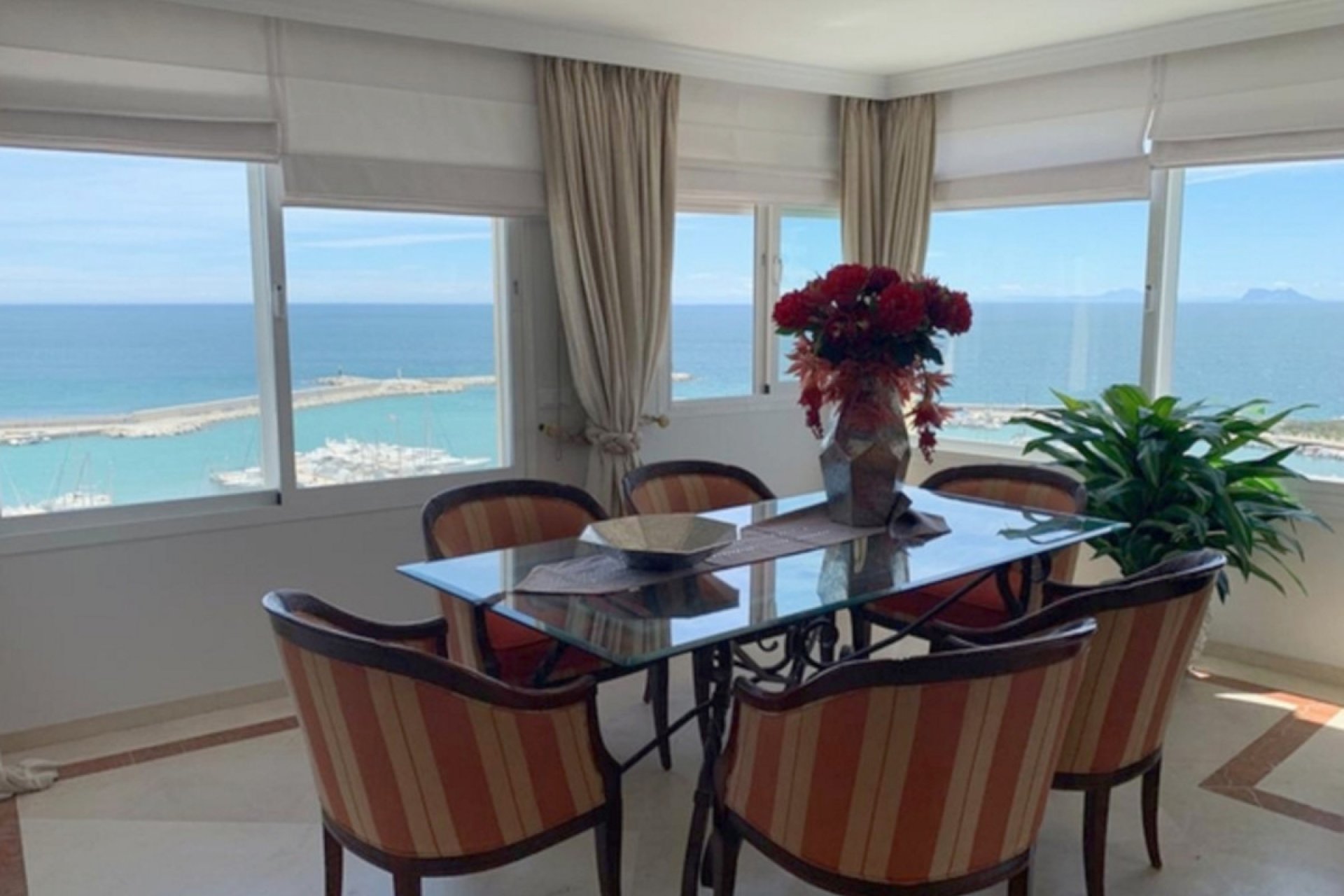 Resale - Apartment - Penthouse - Estepona - Estepona Centro