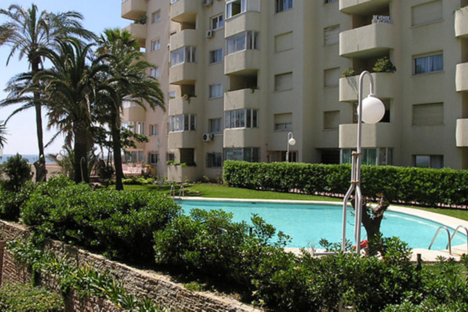 Resale - Apartment - Penthouse - Estepona - Estepona Centro