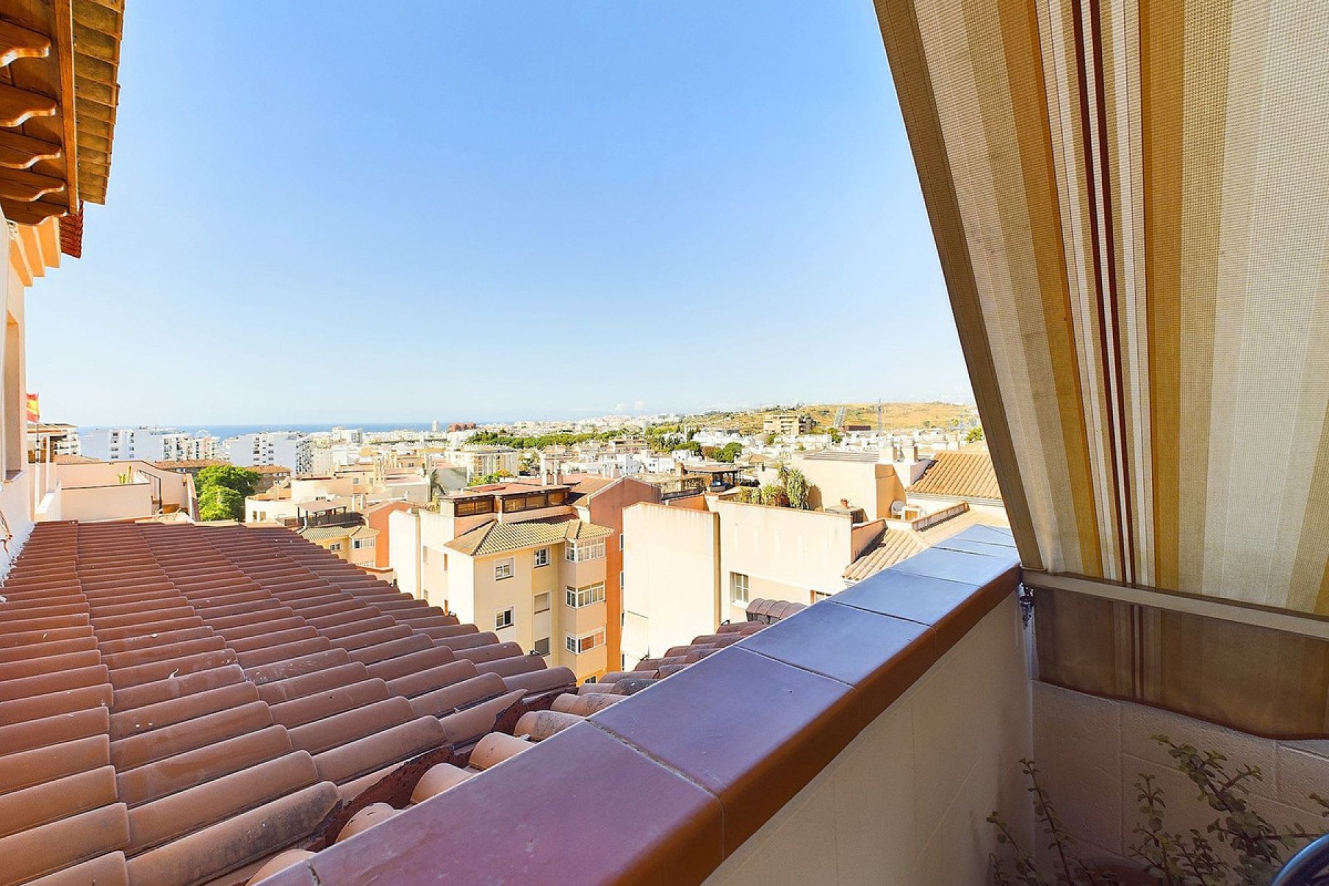 Resale - Apartment - Penthouse - Estepona - Estepona Centro