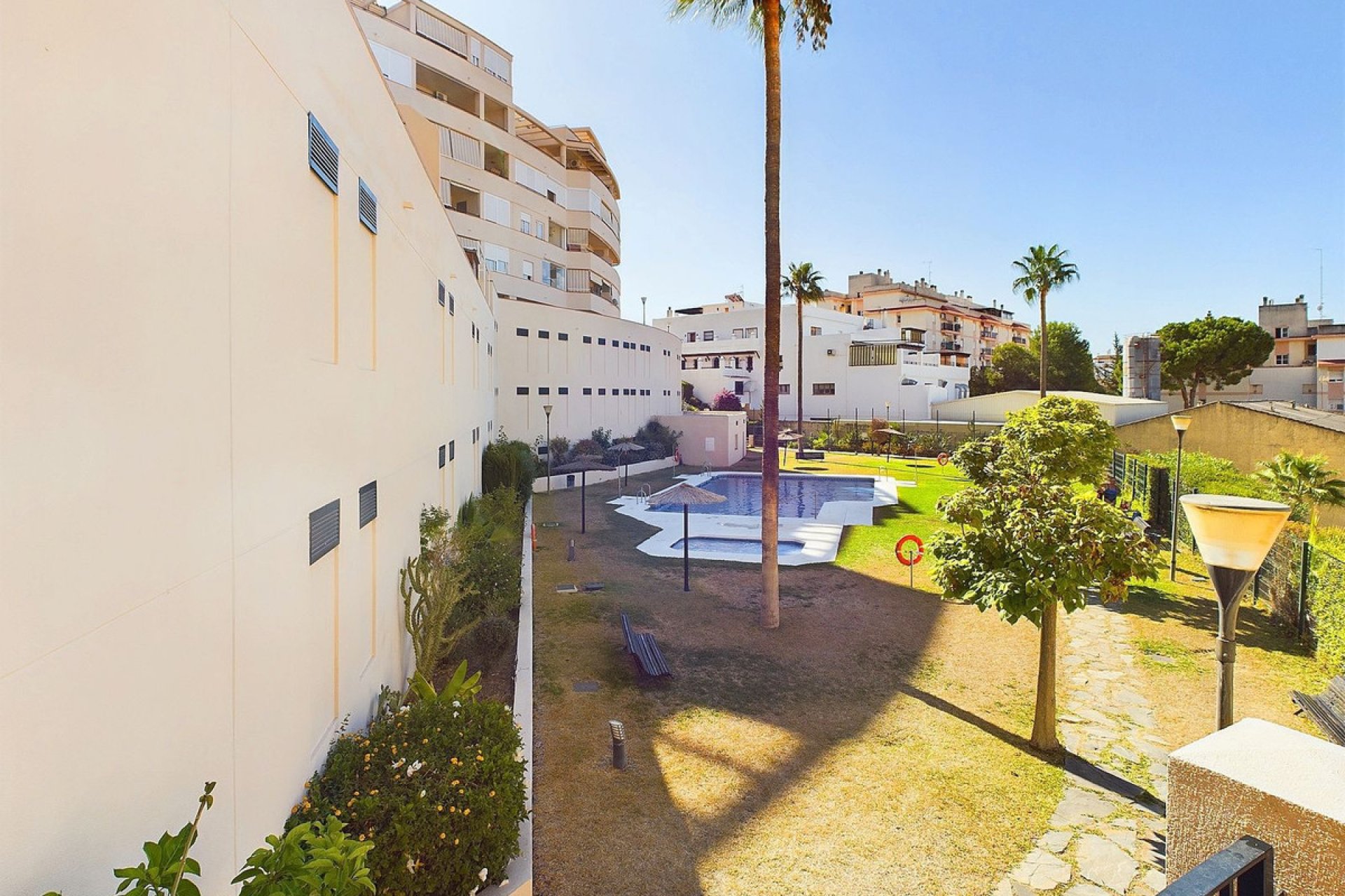 Resale - Apartment - Penthouse - Estepona - Estepona Centro