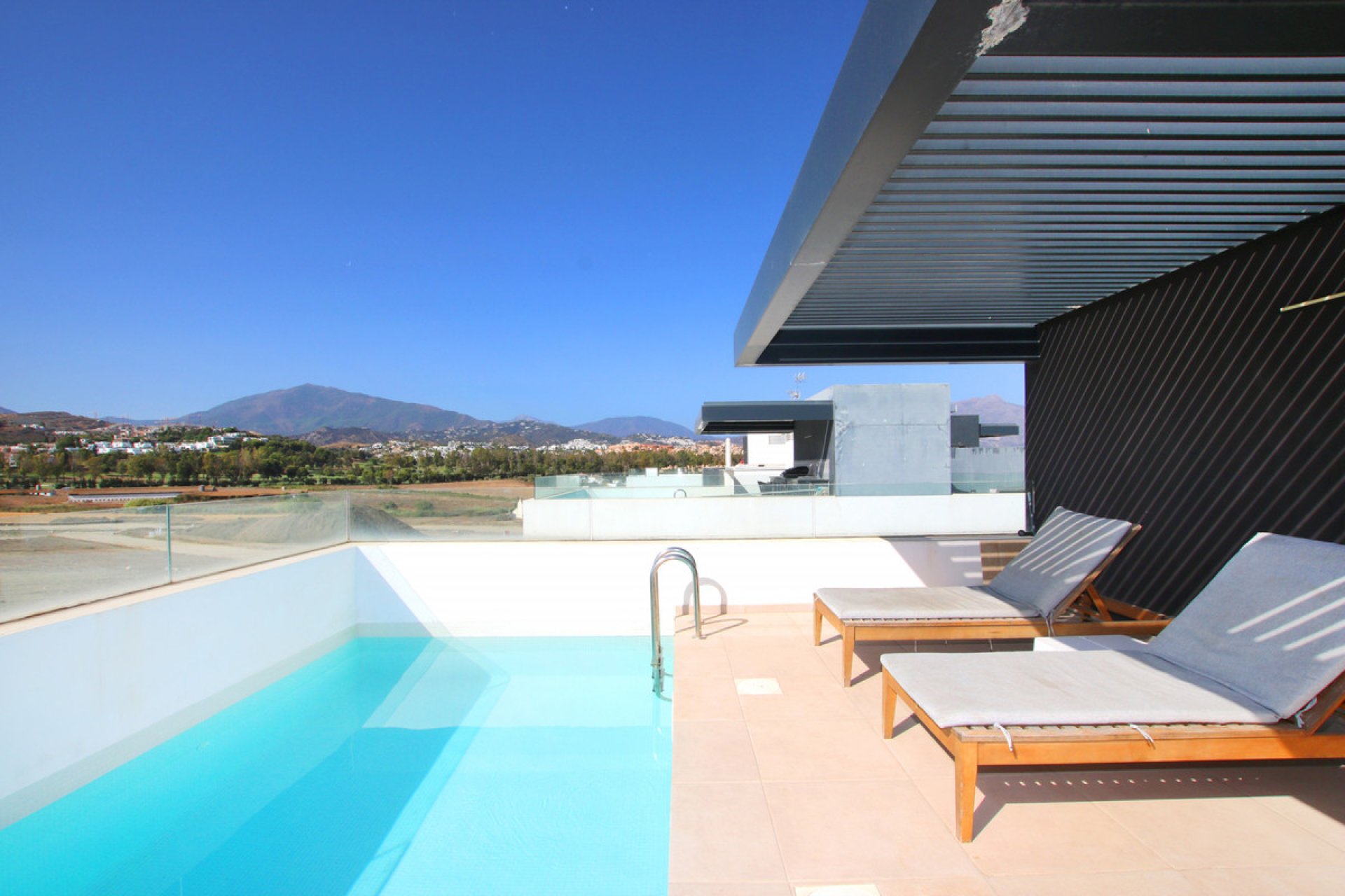 Resale - Apartment - Penthouse - Estepona - Estepona Centro