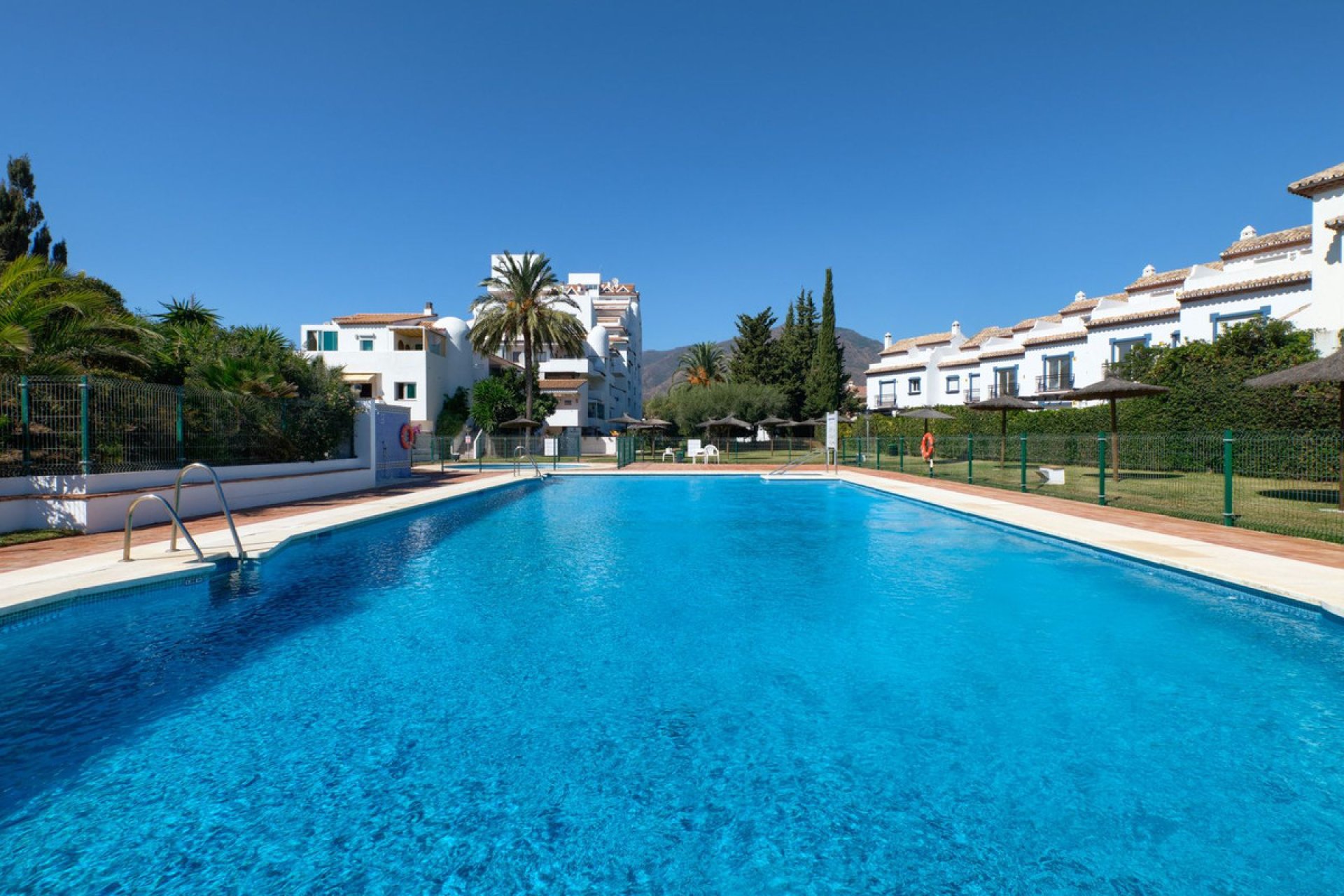 Resale - Apartment - Penthouse - Estepona - Estepona Centro