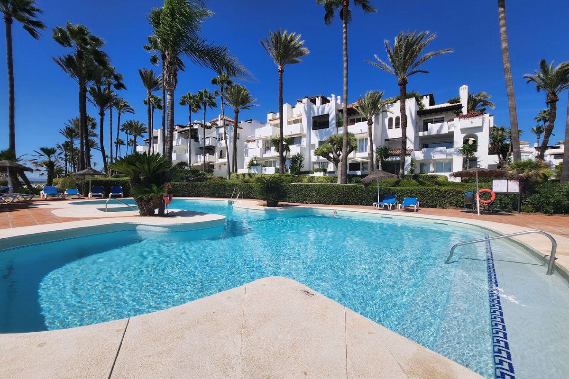 Resale - Apartment - Penthouse - Estepona - Estepona Centro