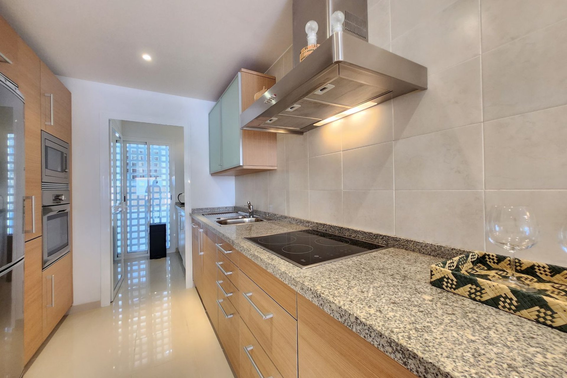 Resale - Apartment - Penthouse - Estepona - Estepona Centro