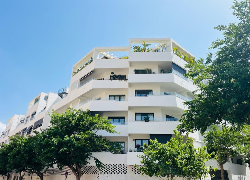 Resale - Apartment - Penthouse - Estepona - Estepona Centro