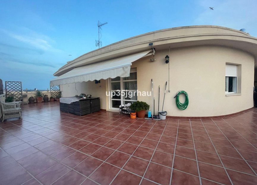 Resale - Apartment - Penthouse - Estepona - Estepona Centro