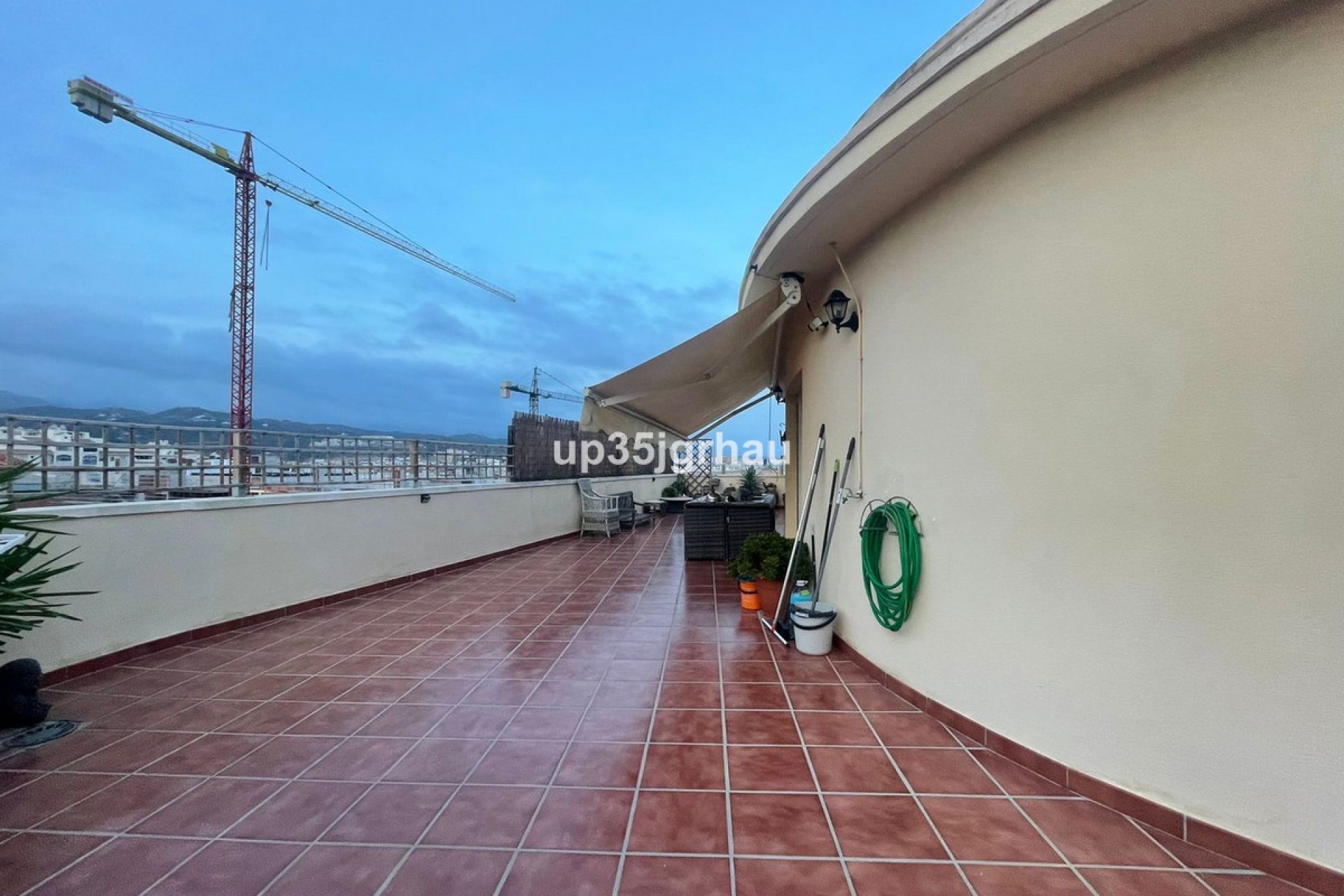 Resale - Apartment - Penthouse - Estepona - Estepona Centro