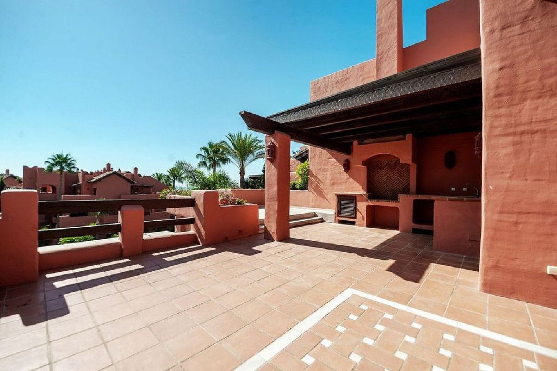 Resale - Apartment - Penthouse - Estepona - Estepona Centro