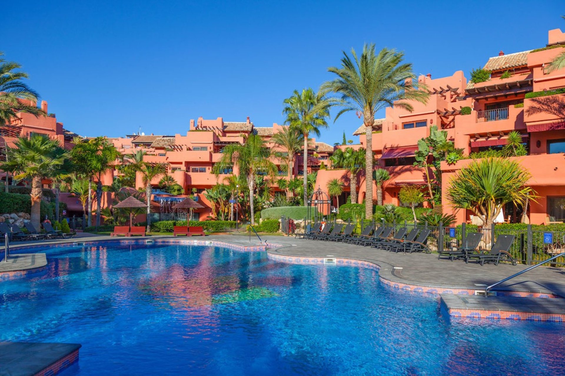 Resale - Apartment - Penthouse - Estepona - Estepona Centro