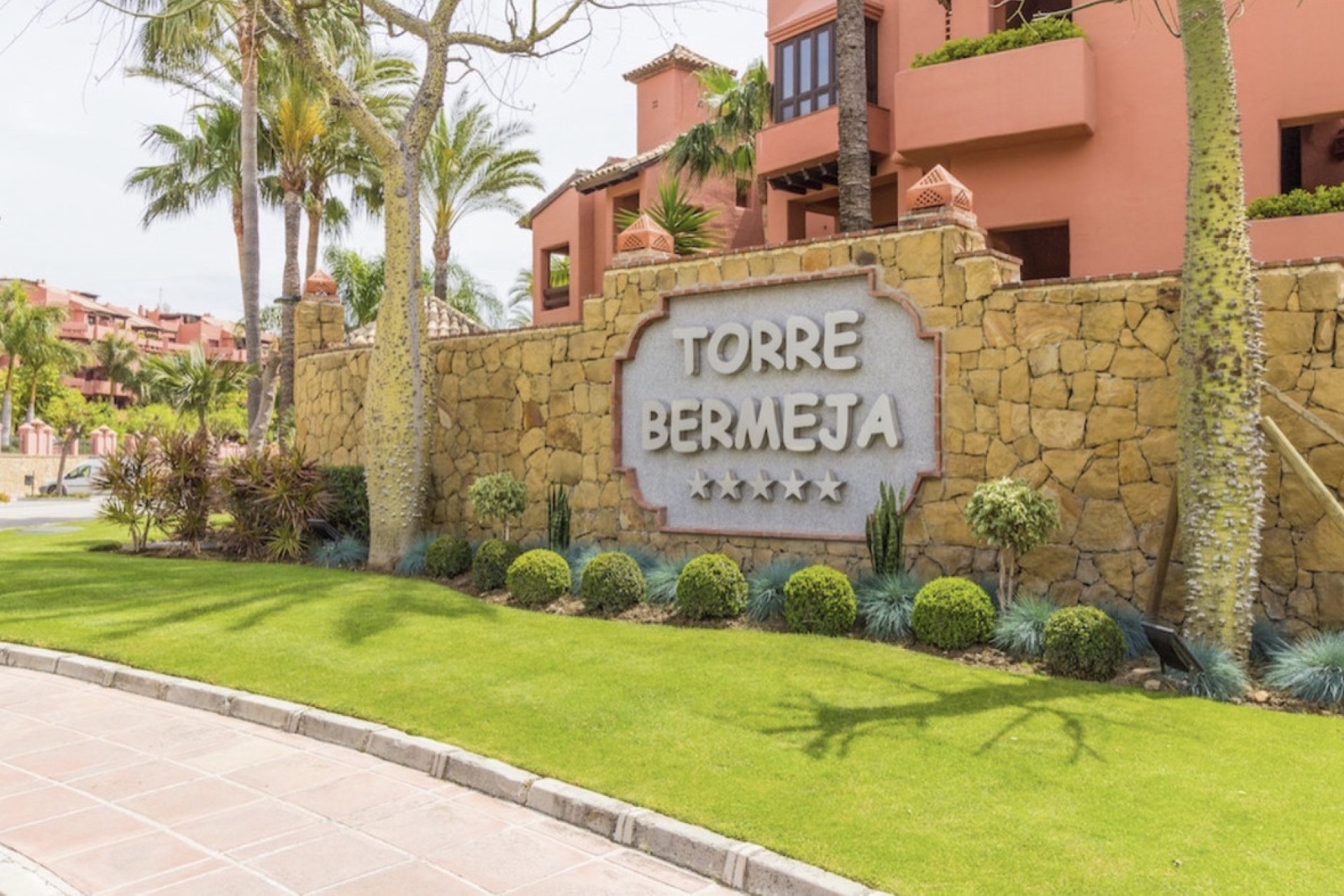 Resale - Apartment - Penthouse - Estepona - Estepona Centro