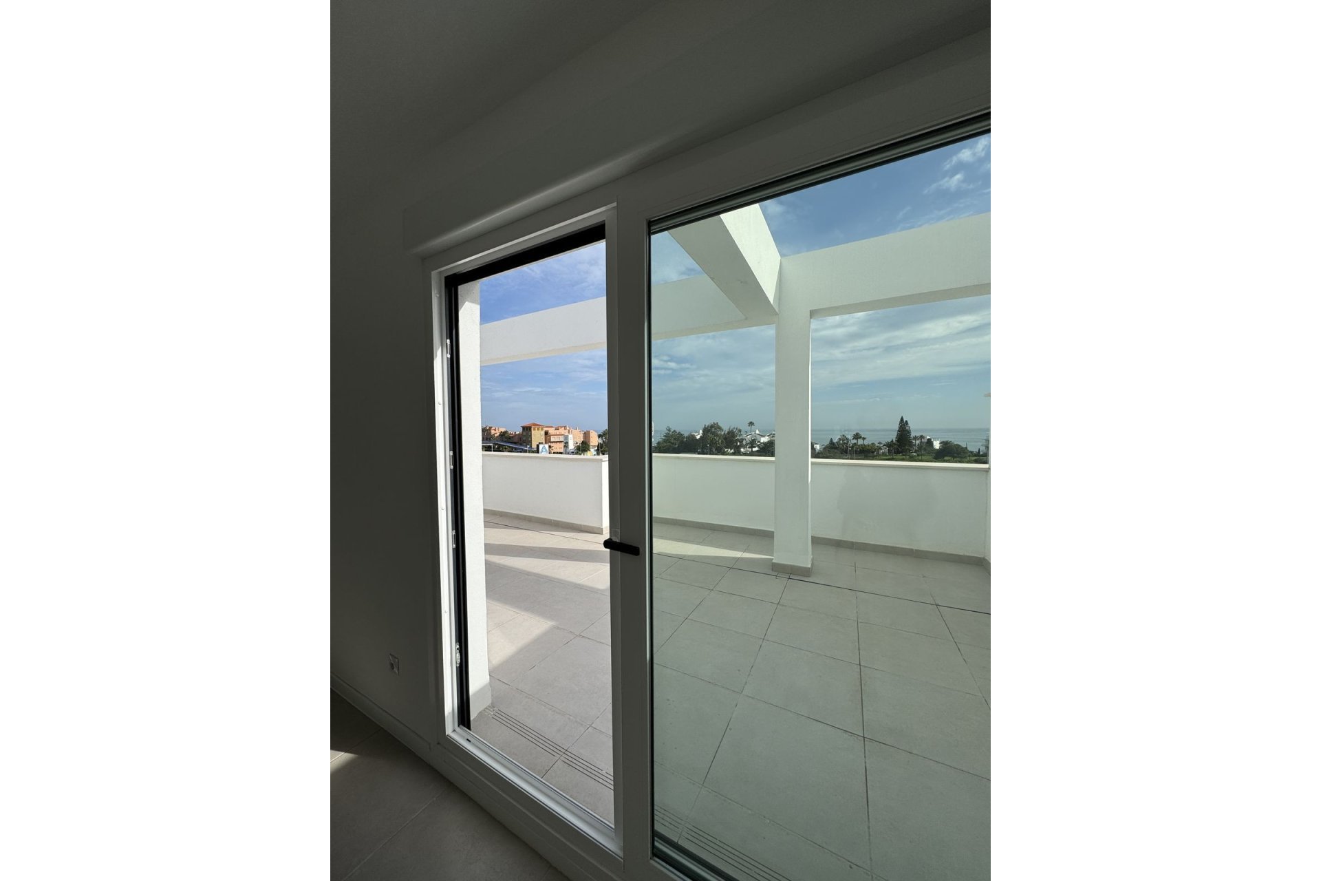 Resale - Apartment - Penthouse - Estepona - Estepona Centro