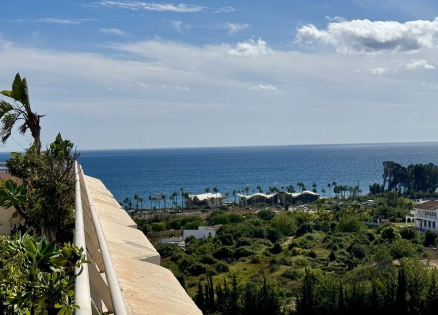 Resale - Apartment - Penthouse - Estepona - Estepona Centro