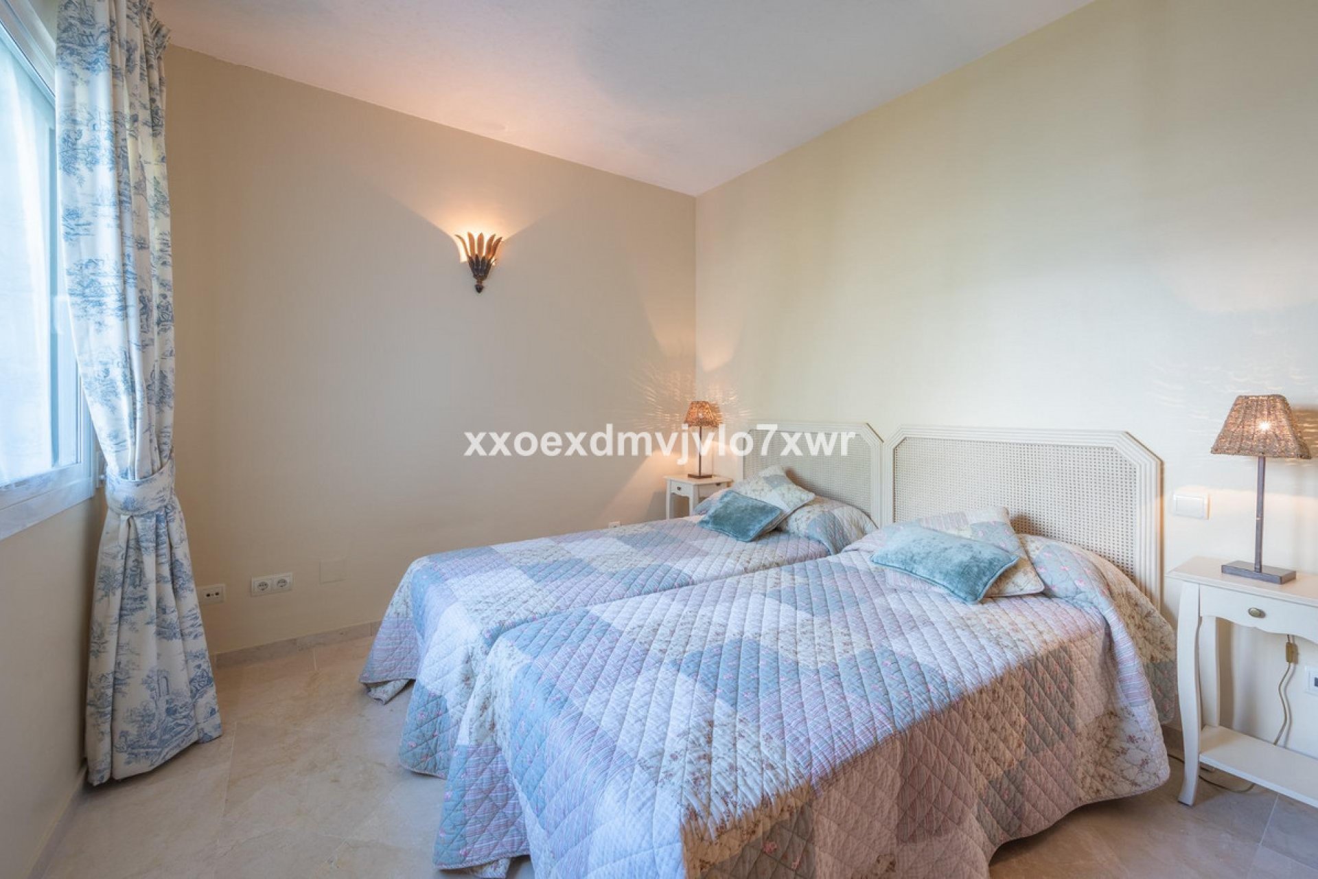 Resale - Apartment - Penthouse - Estepona - Estepona Centro