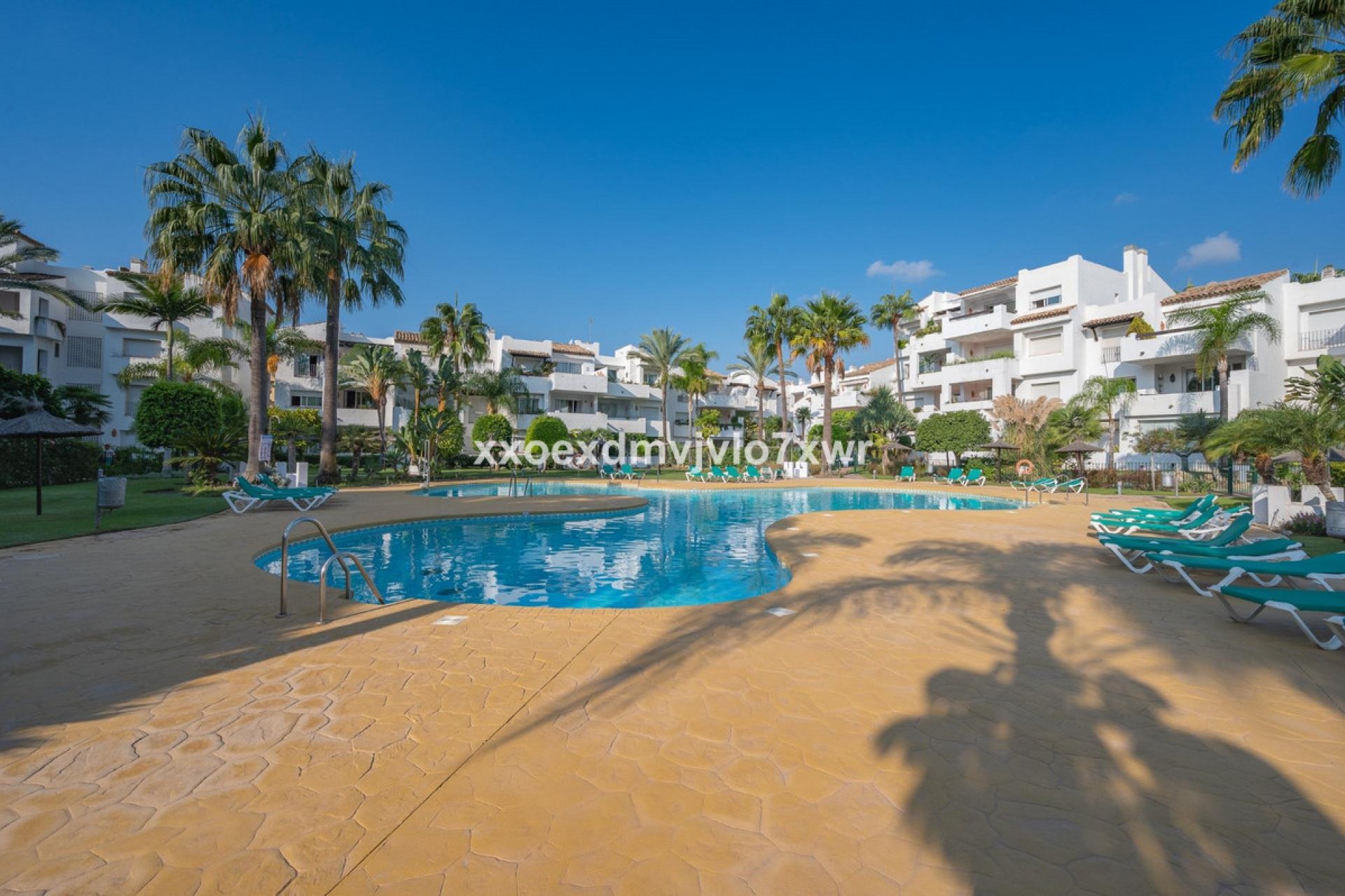 Resale - Apartment - Penthouse - Estepona - Estepona Centro