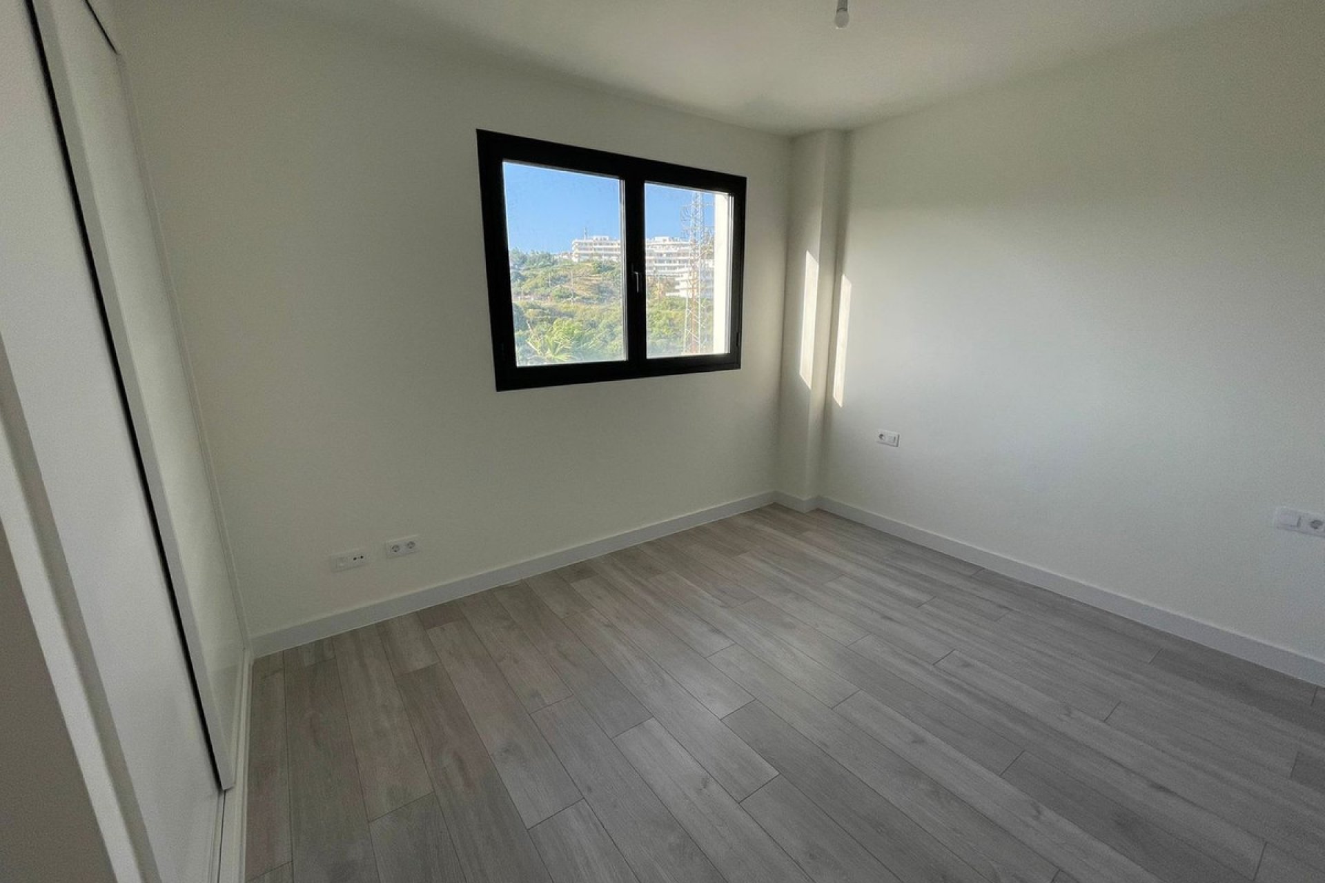 Resale - Apartment - Penthouse - Estepona - Estepona Centro