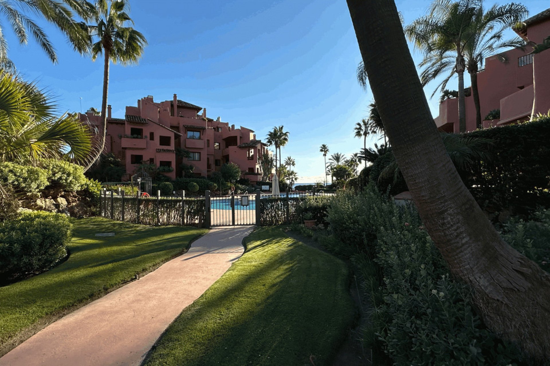 Resale - Apartment - Penthouse - Estepona - Estepona Centro