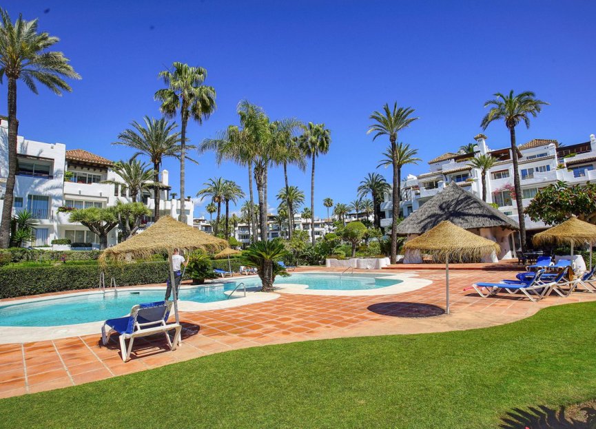 Resale - Apartment - Penthouse - Estepona - Estepona Centro