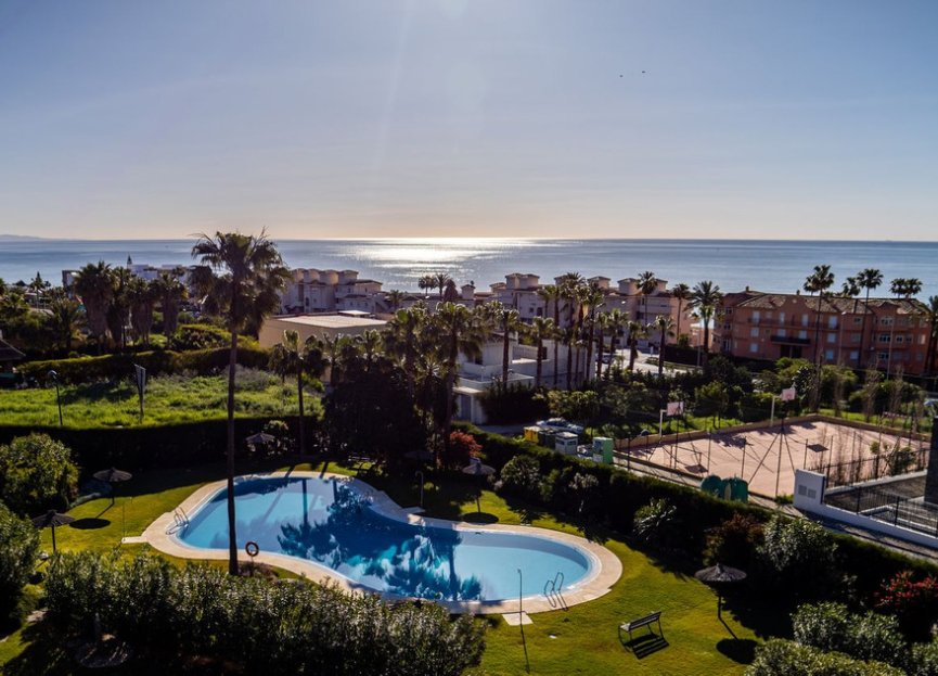 Resale - Apartment - Penthouse - Estepona - Estepona Centro