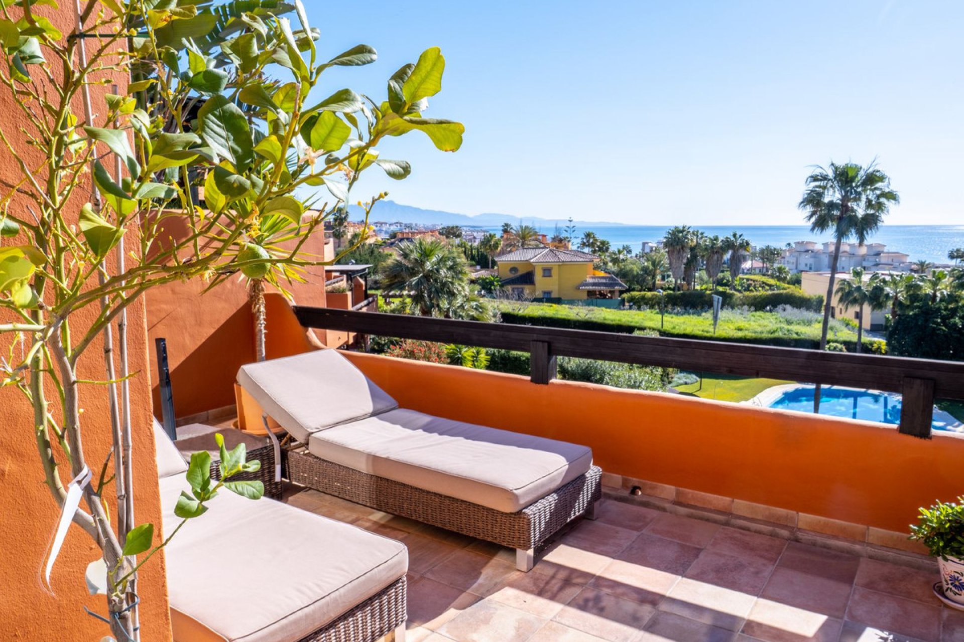 Resale - Apartment - Penthouse - Estepona - Estepona Centro