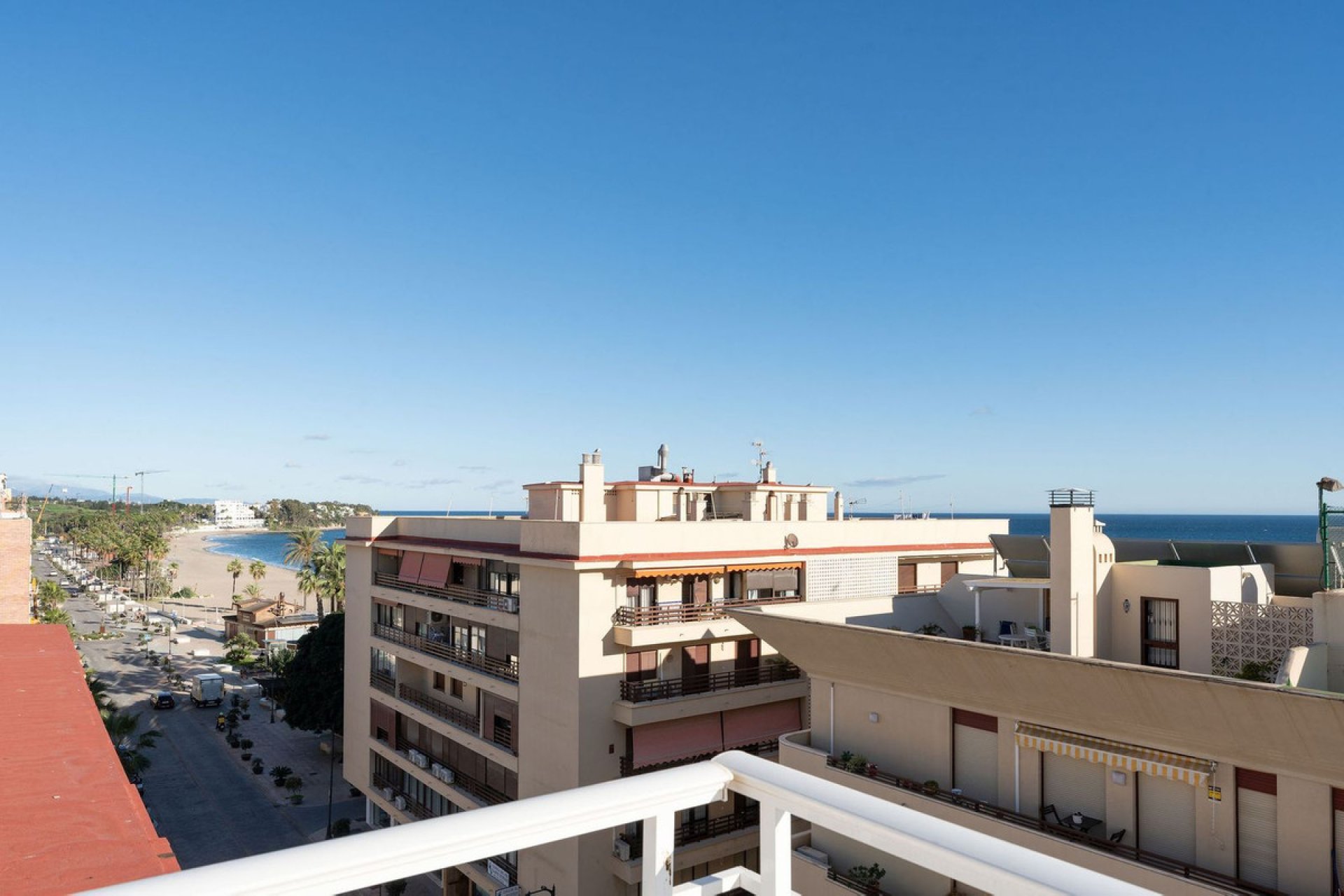 Resale - Apartment - Penthouse - Estepona - Estepona Centro