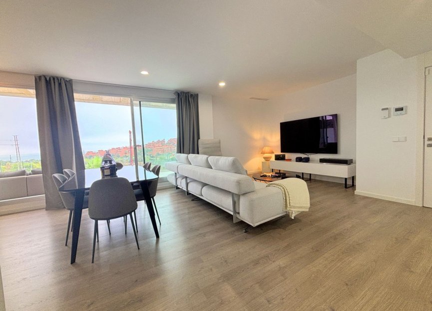 Resale - Apartment - Penthouse - Estepona - Estepona Centro