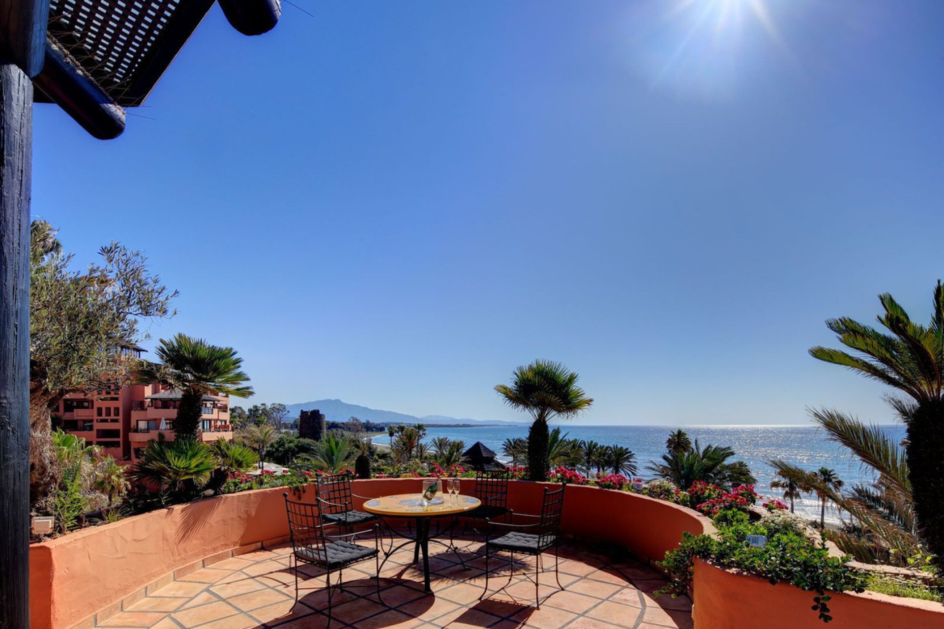 Resale - Apartment - Penthouse - Estepona - Estepona Centro