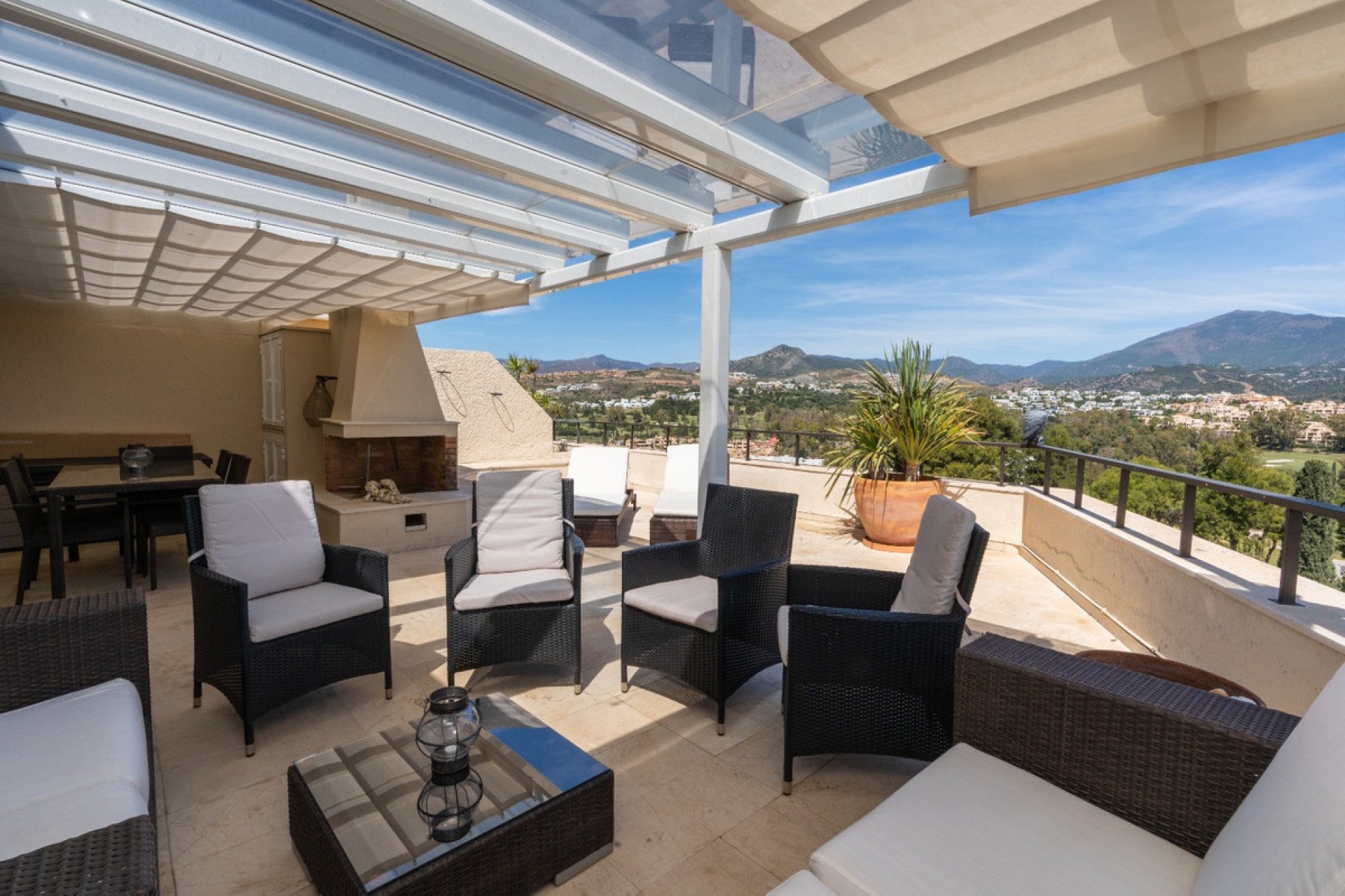 Resale - Apartment - Penthouse - Estepona - Estepona Centro