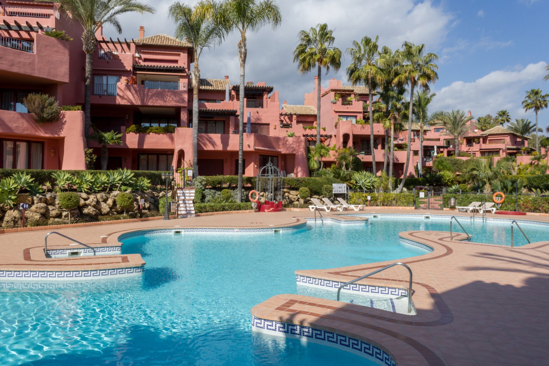 Resale - Apartment - Penthouse - Estepona - Estepona Centro