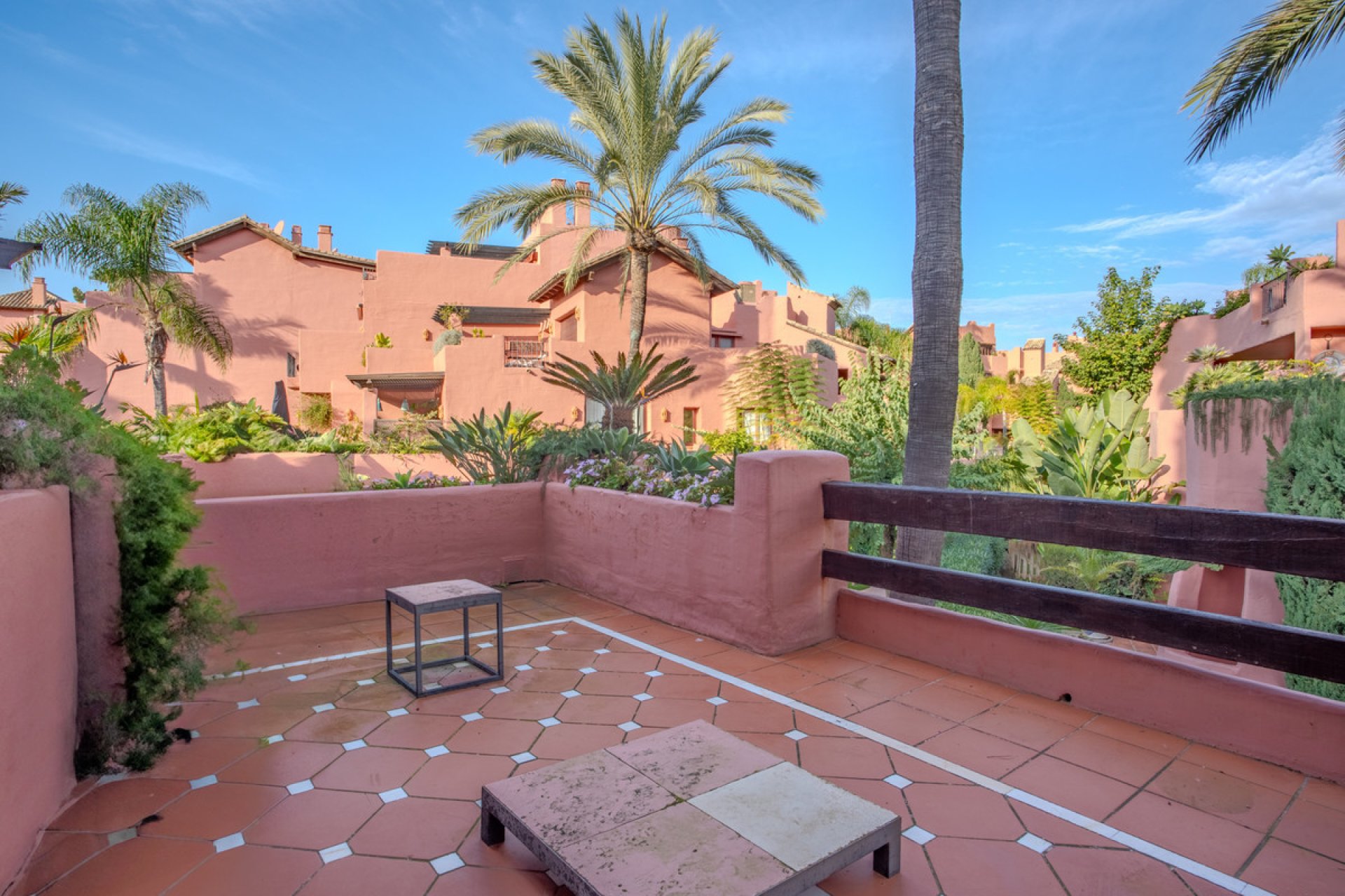 Resale - Apartment - Penthouse - Estepona - Estepona Centro