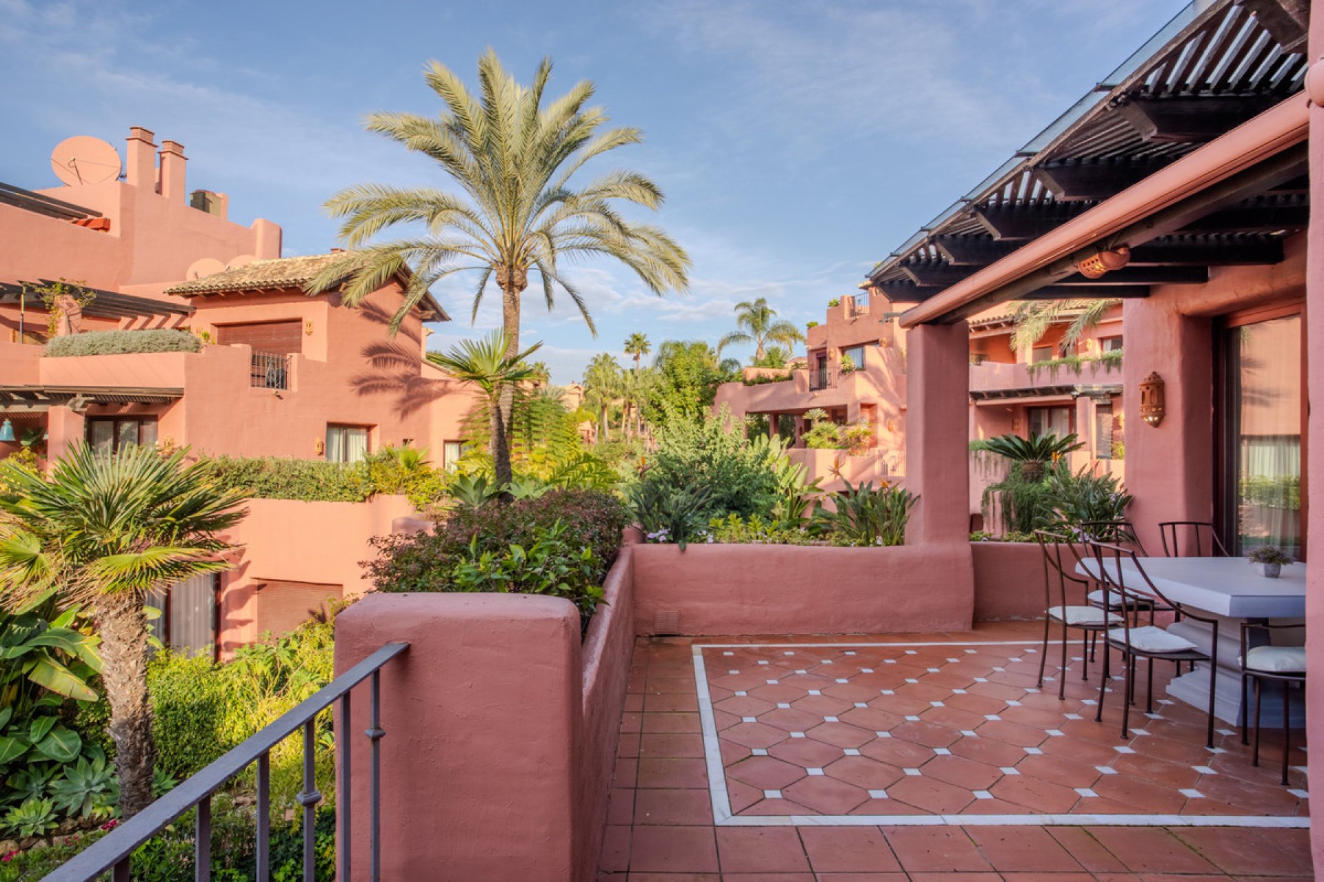 Resale - Apartment - Penthouse - Estepona - Estepona Centro