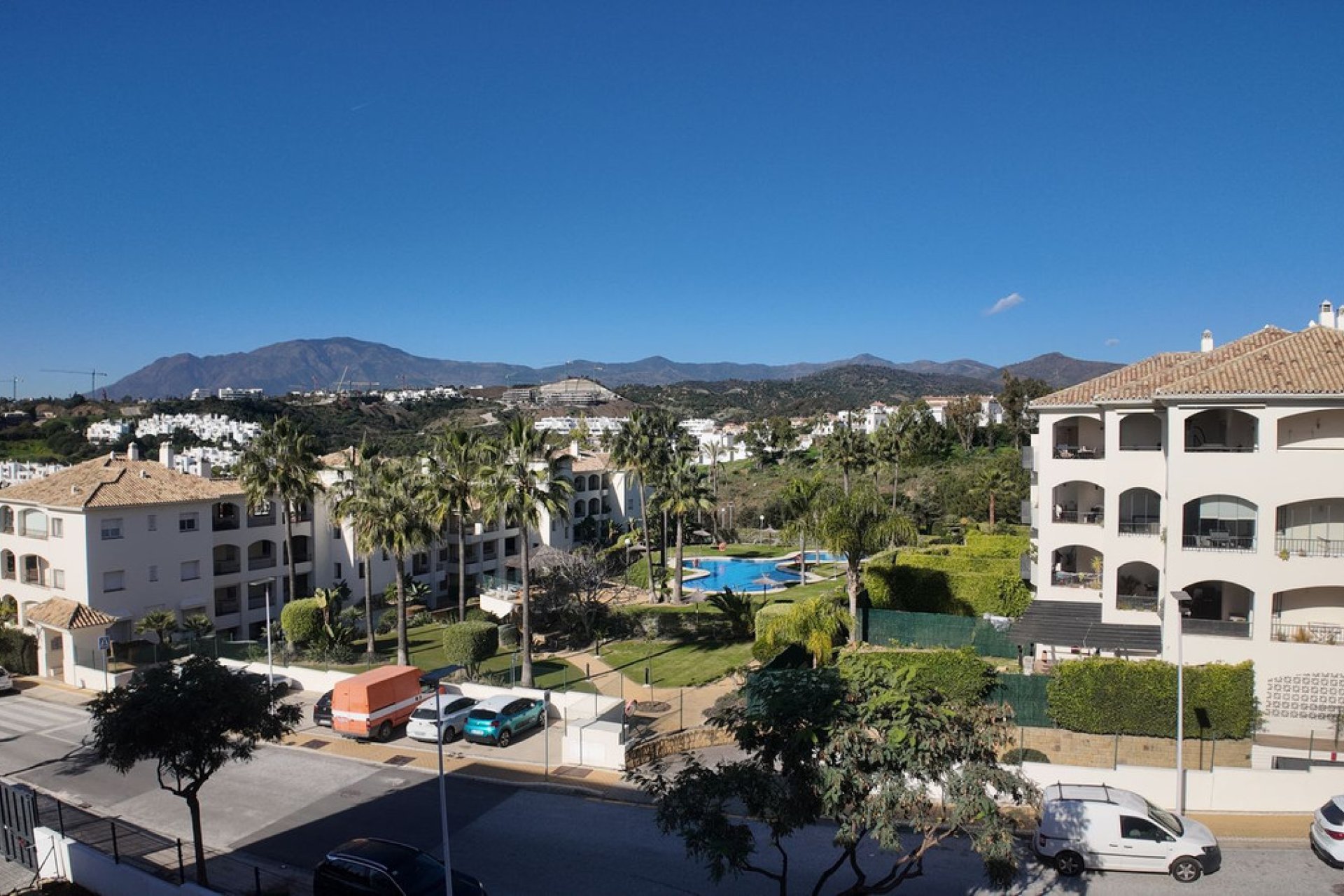 Resale - Apartment - Penthouse - Estepona - Estepona Centro