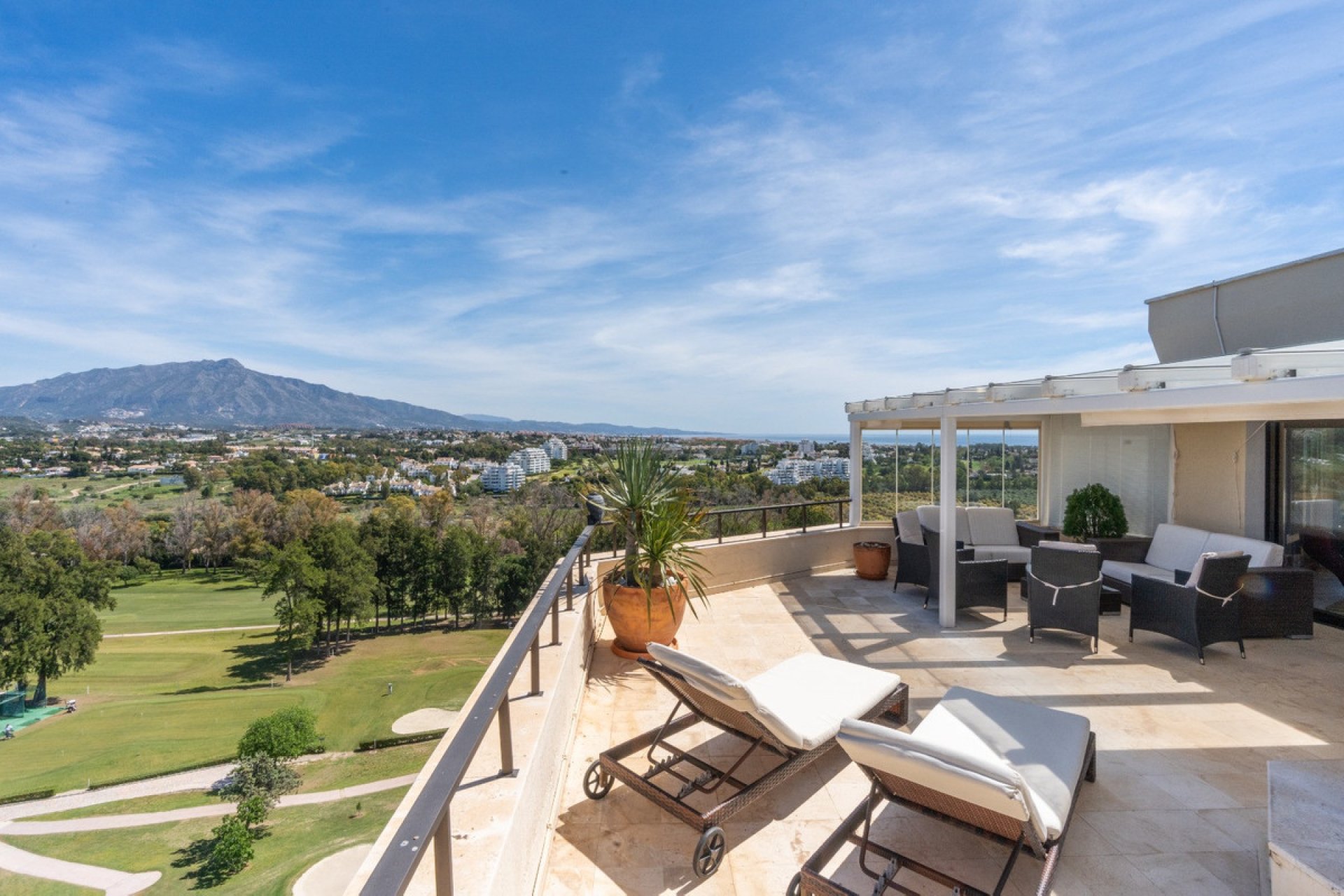 Resale - Apartment - Penthouse - Estepona - Estepona Centro